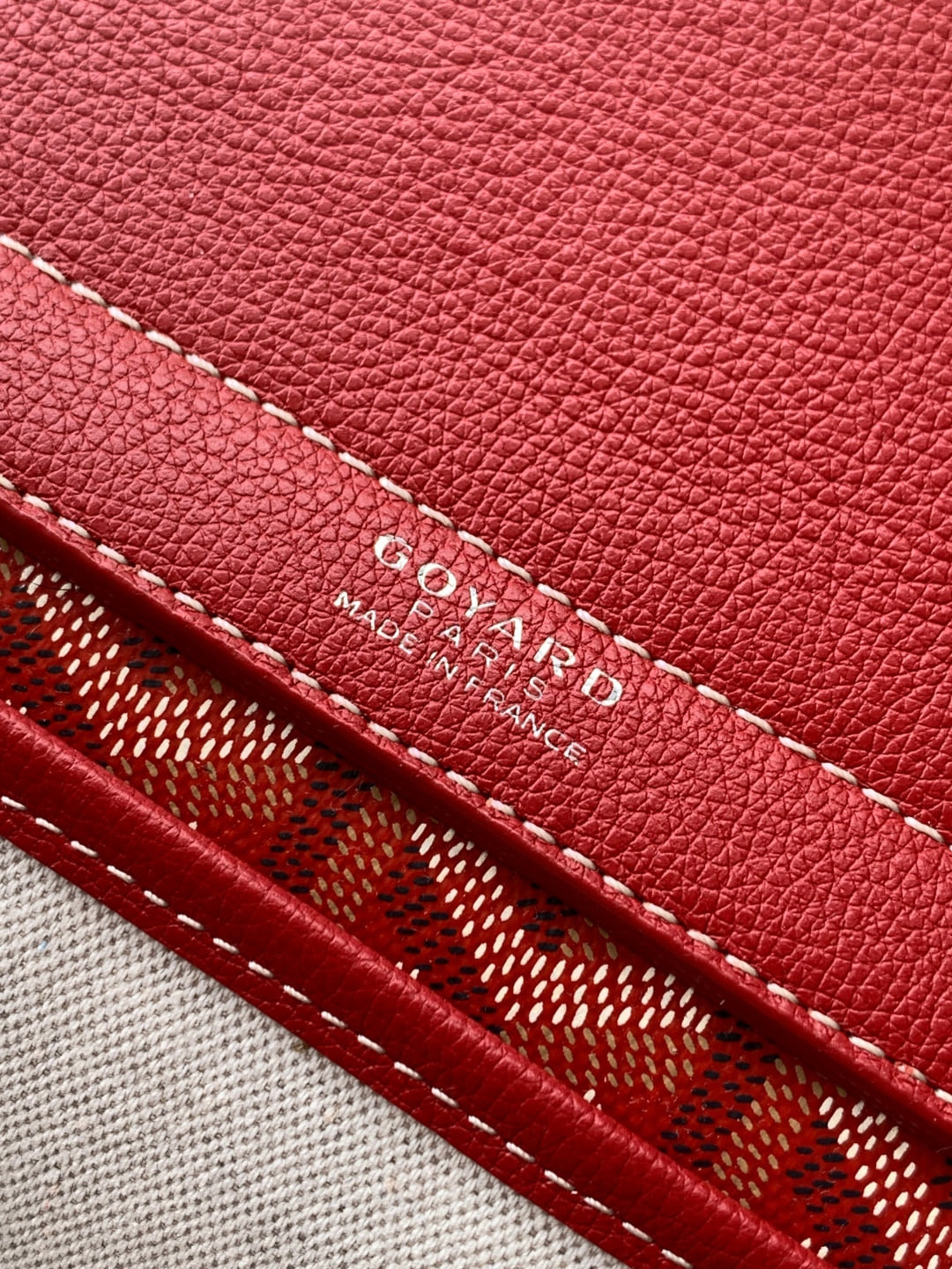 Rouette - красный Goyard 6685.A10