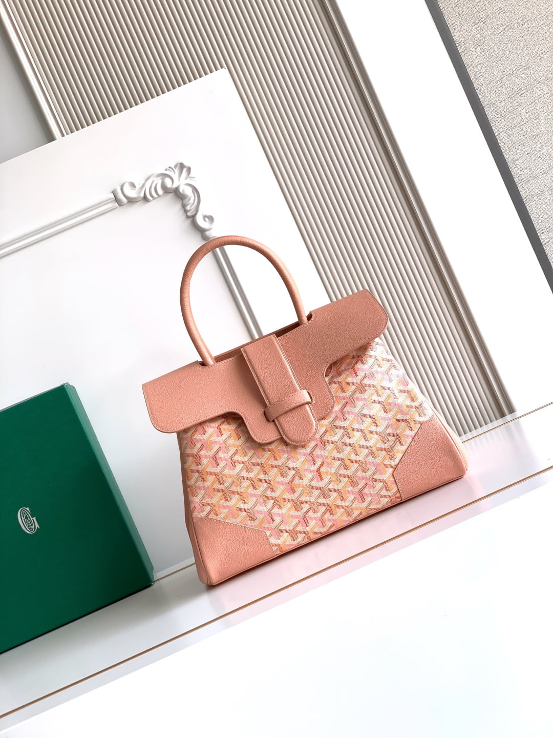 Saïgon Goyard 8201.A2