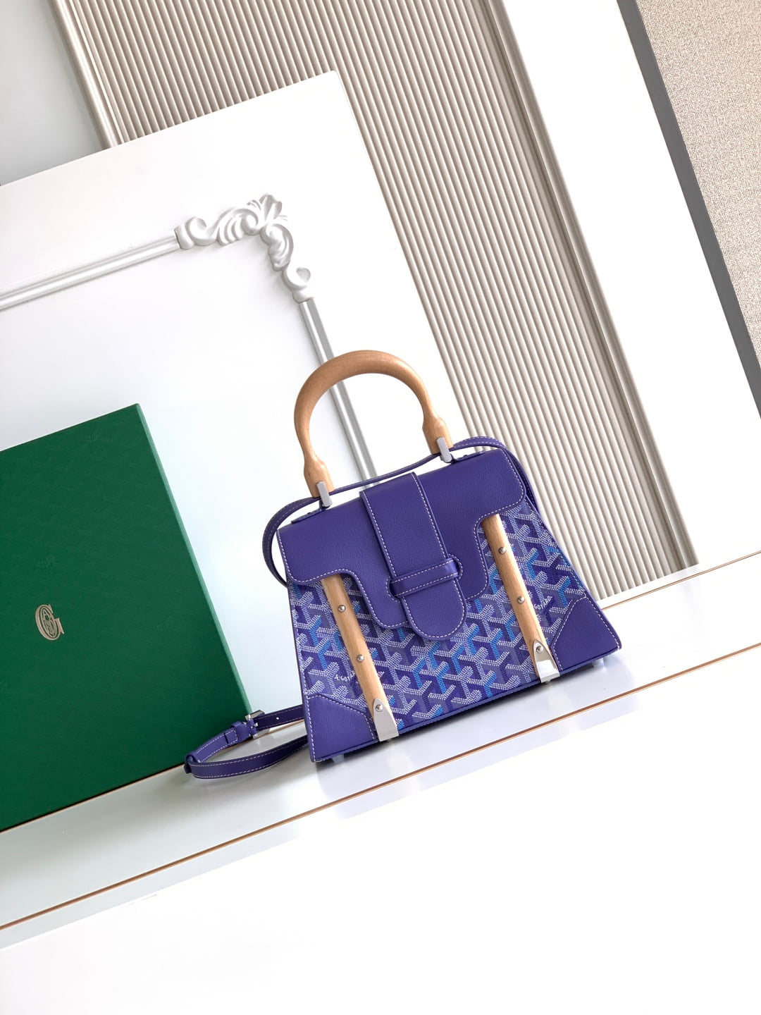 Saïgon - фиолетовый Goyard LAR.A4