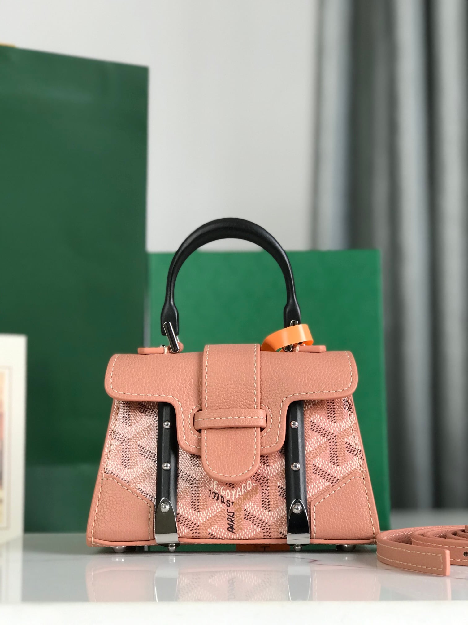 Saïgon Nano - перламутровый Goyard 020165.A5