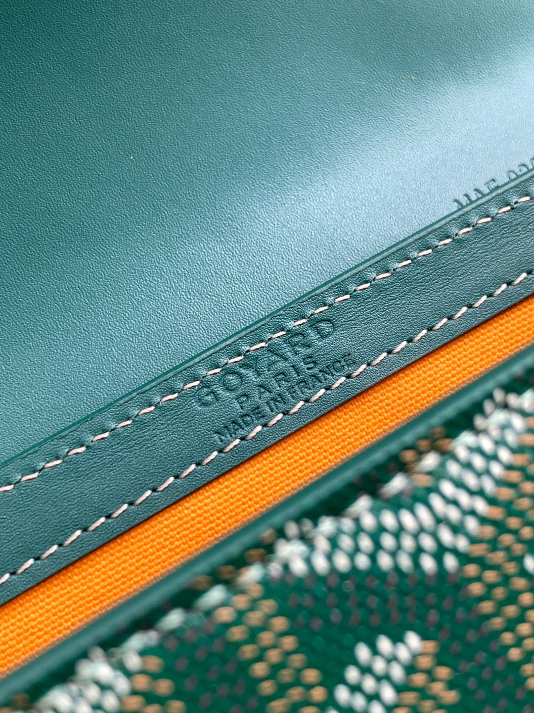 Saïgon Structuré - зеленый Goyard LAR.A6