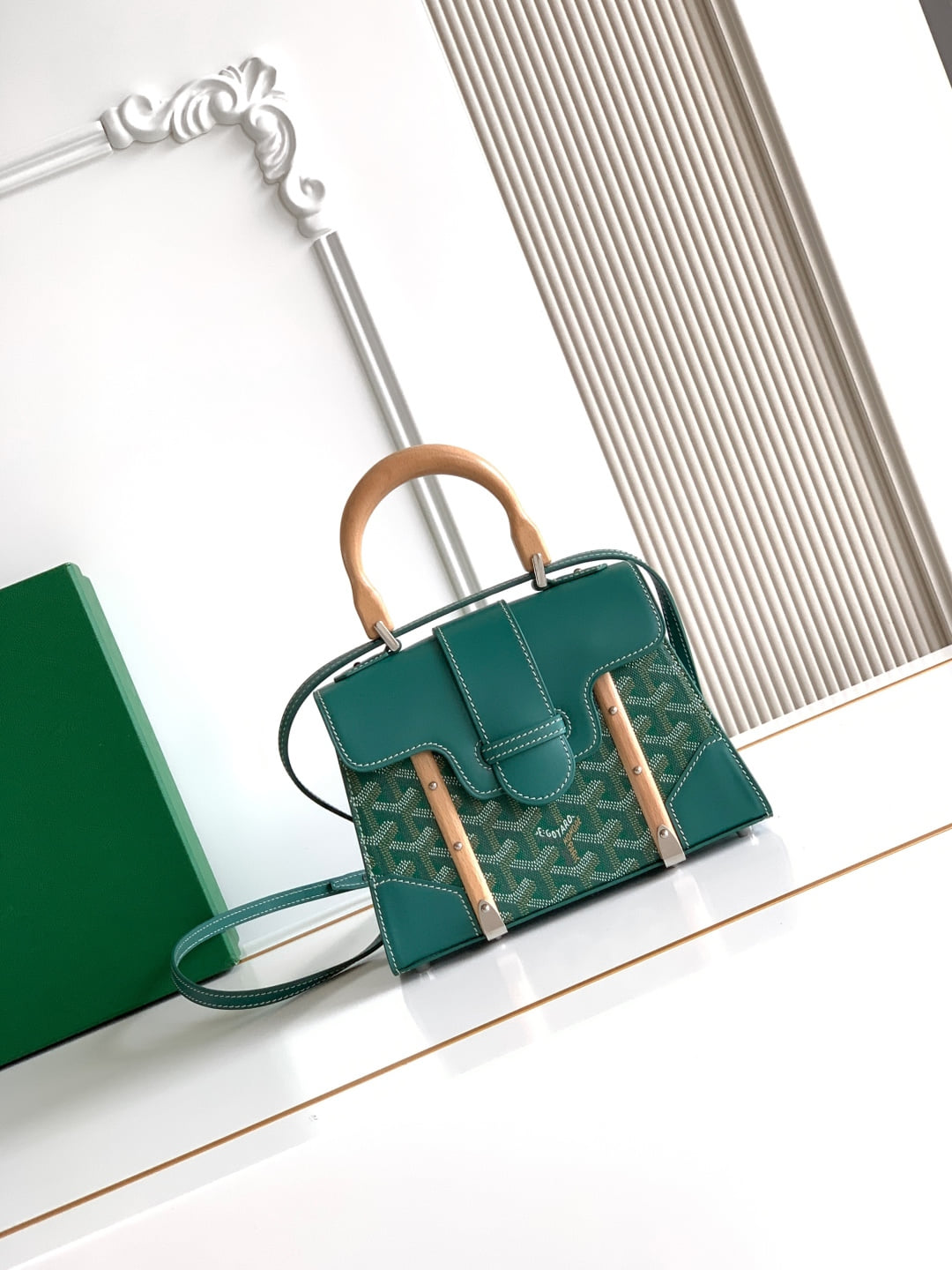 Saïgon Structuré - зеленый Goyard LAR.A6