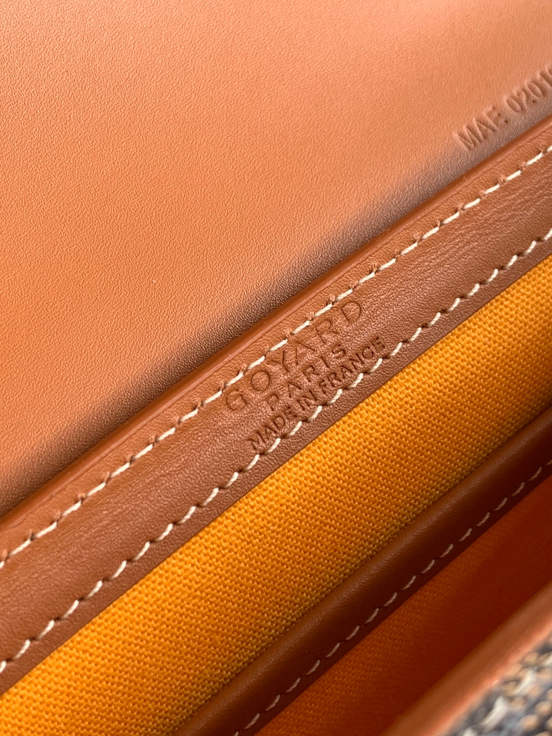 Saïgon Structuré - коричневый Goyard LAR.A7
