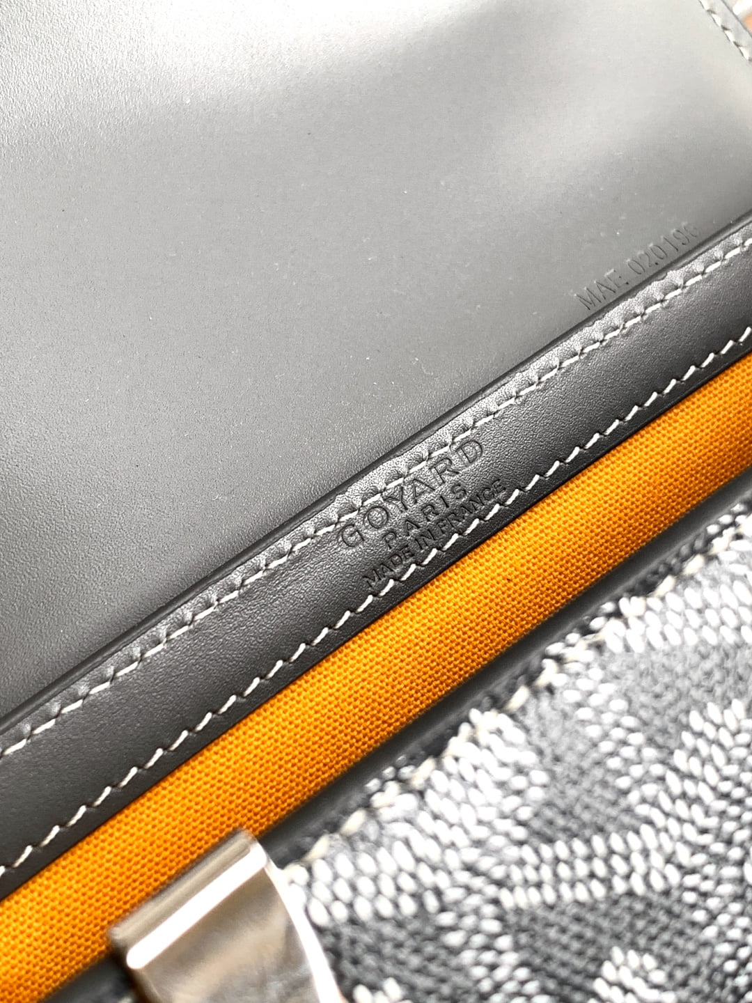 Saïgon Structuré - серый Goyard LAR.A8