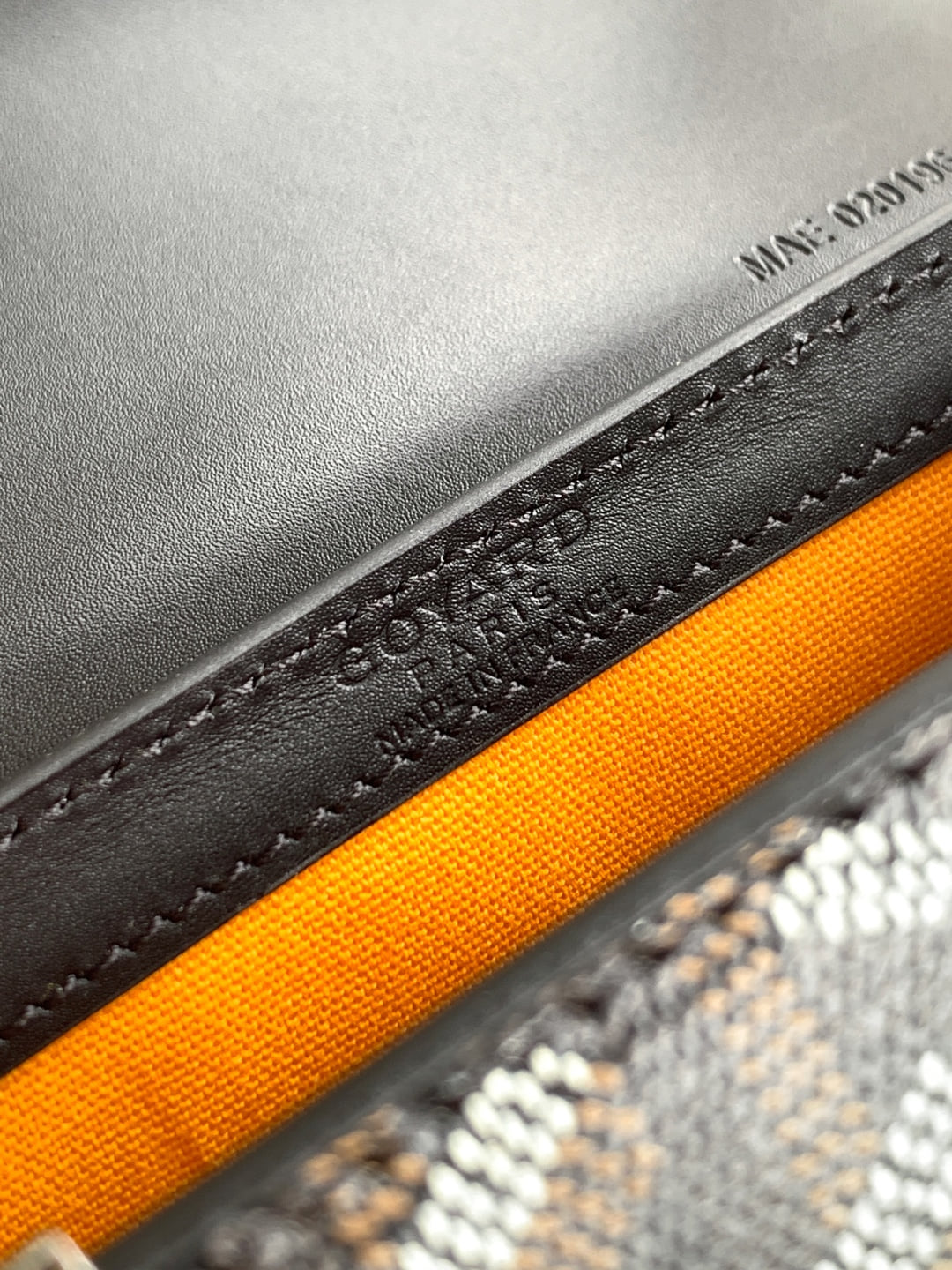 Saïgon Structuré - черный Goyard LAR.A10