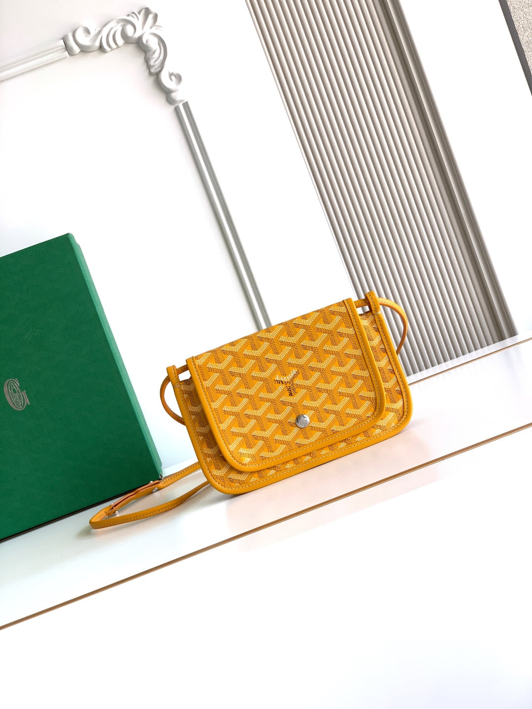 Saint Louis - желтый Goyard 5509.A14