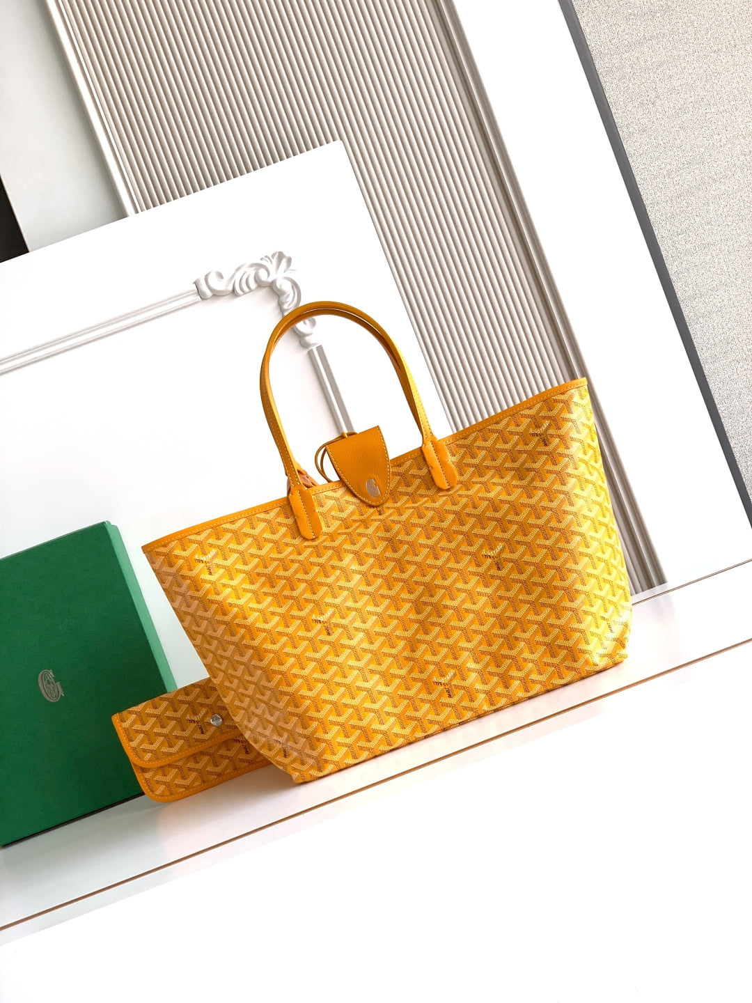 Saint Louis - желтый Goyard 6603.A4