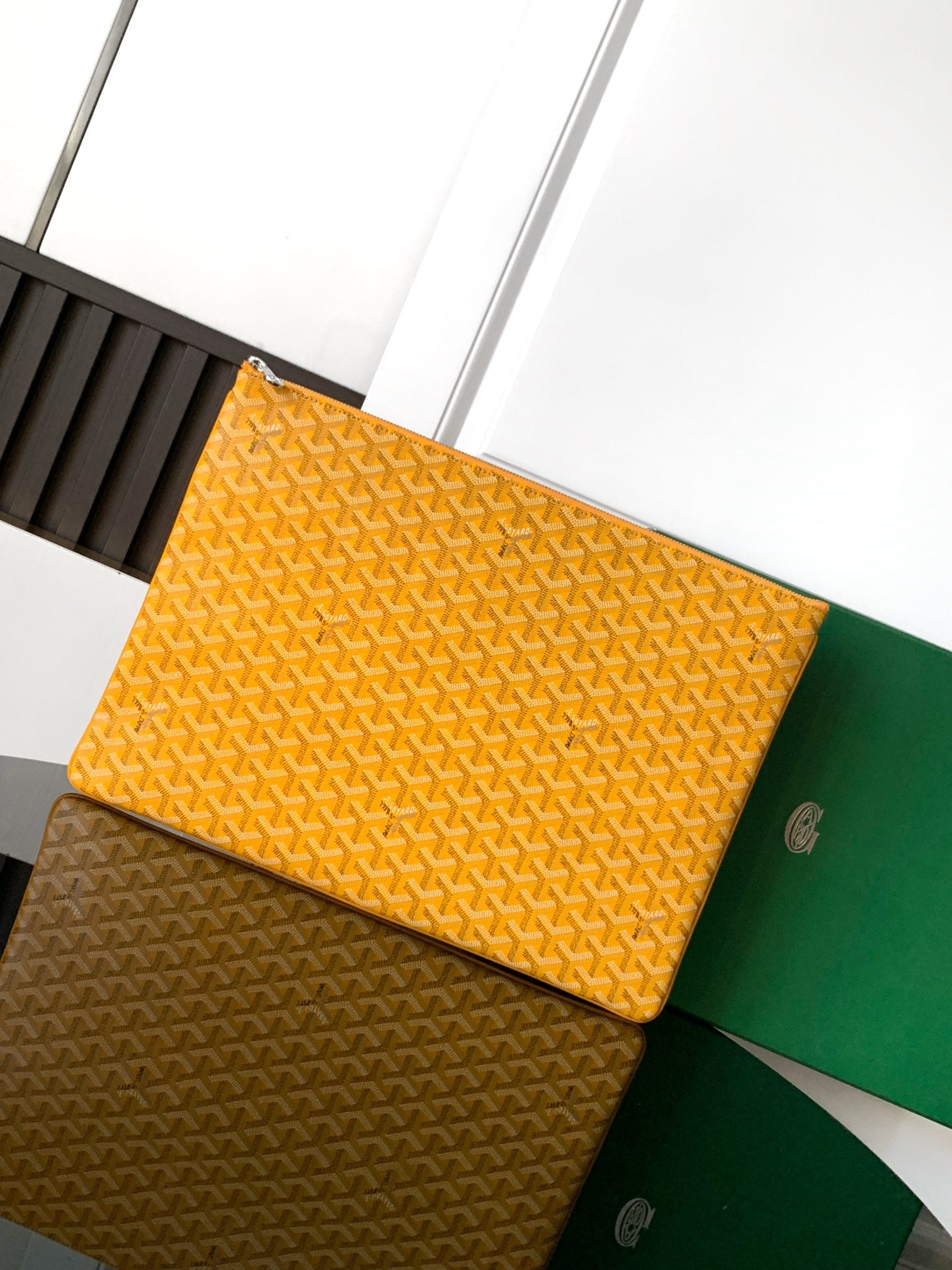 Sénat GM - желтый Goyard 1061L.A6