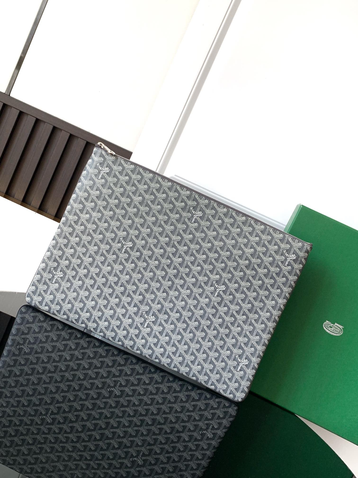 Sénat GM - серый Goyard 1061L.A9