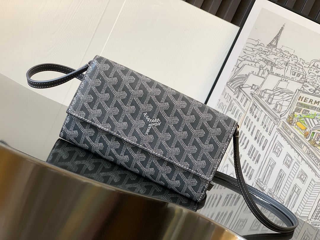 Varenne - серый Goyard 020177.A7