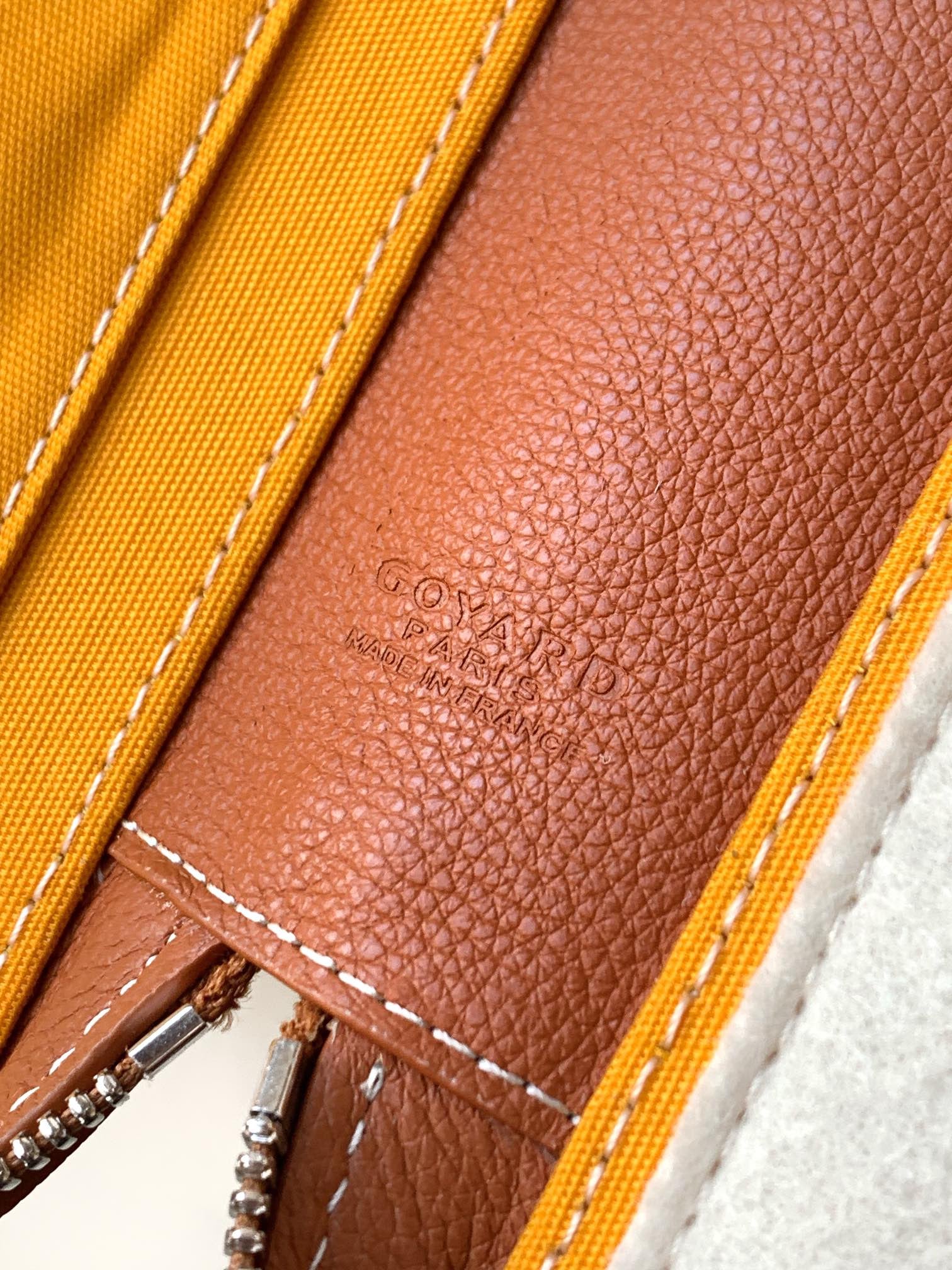 Compagnon Universel - коричневый Goyard 8065.A3