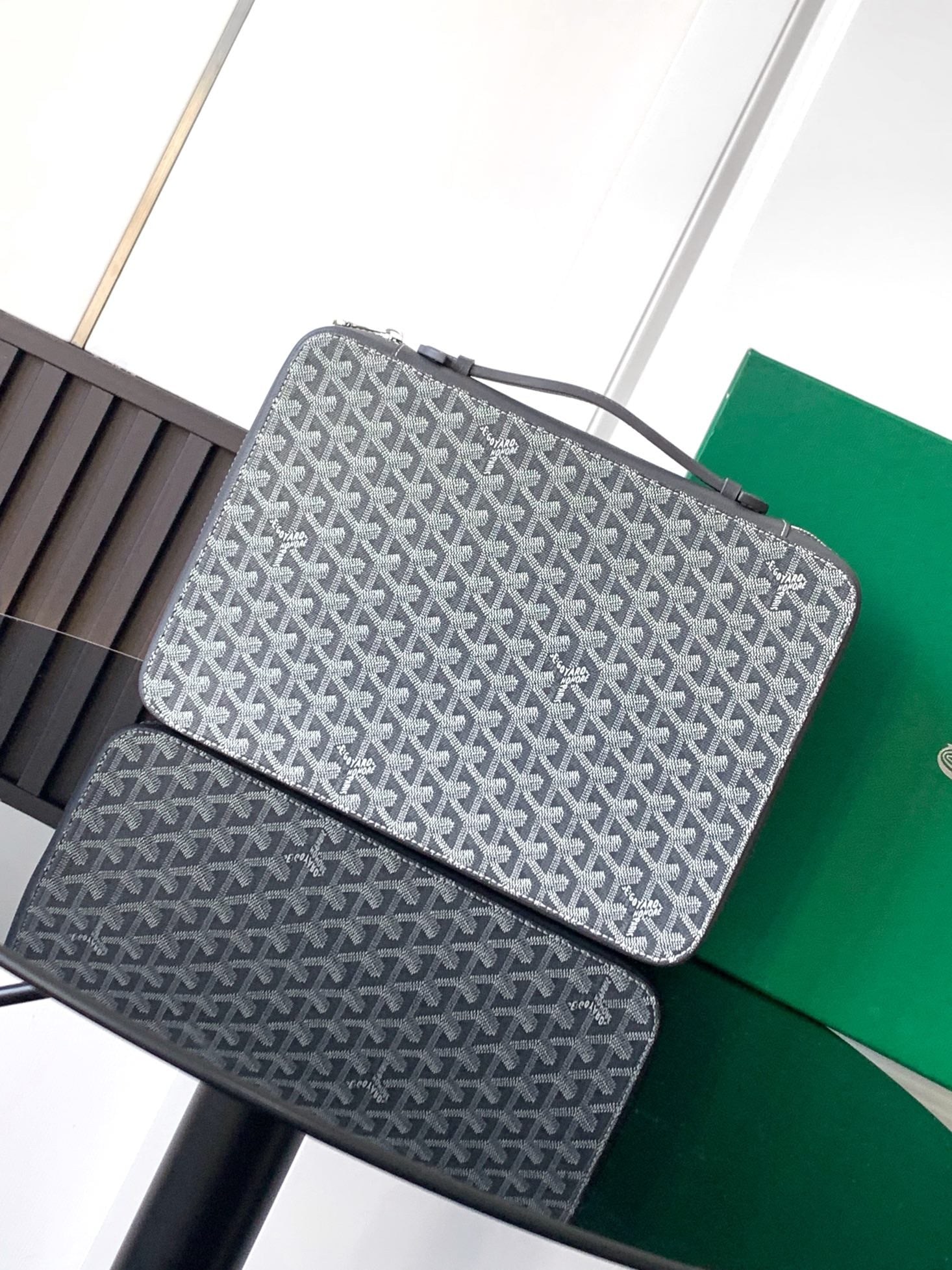 Compagnon Universel - серый Goyard 8065.A4