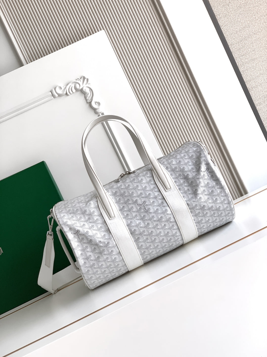 Barrel 40 - белый Goyard 8307.A3