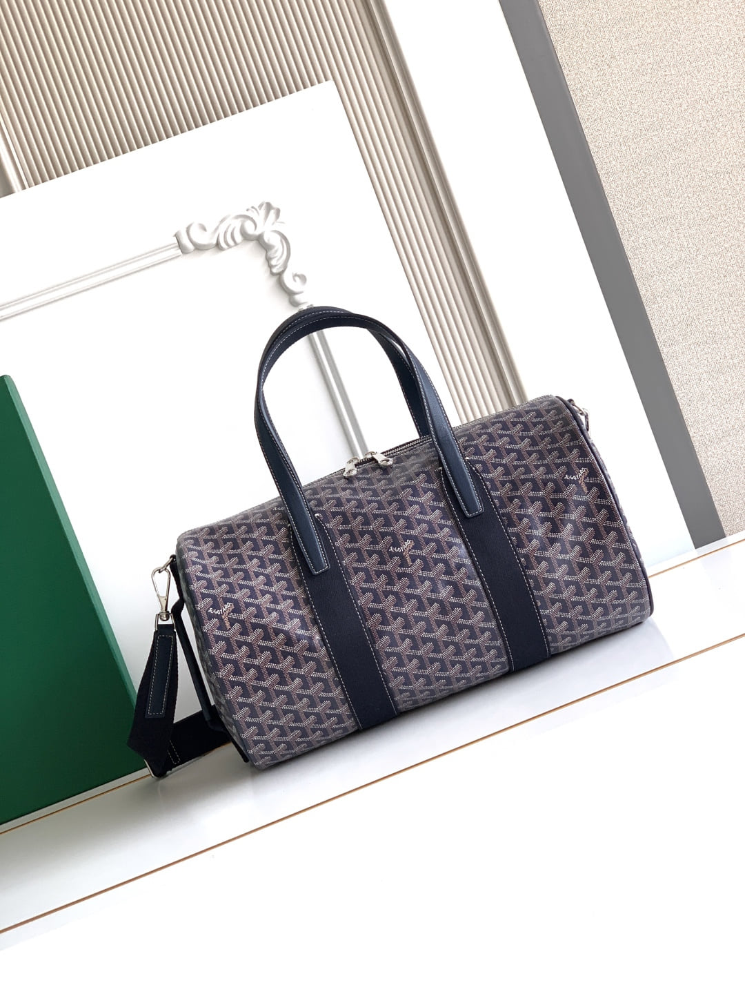 Barrel 40 - синий Goyard 8307.A10