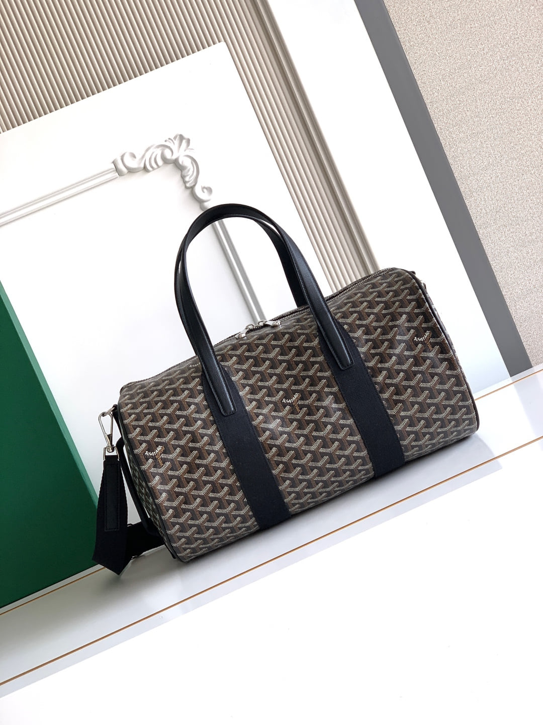 Barrel 40 - черный Goyard 8307.A11