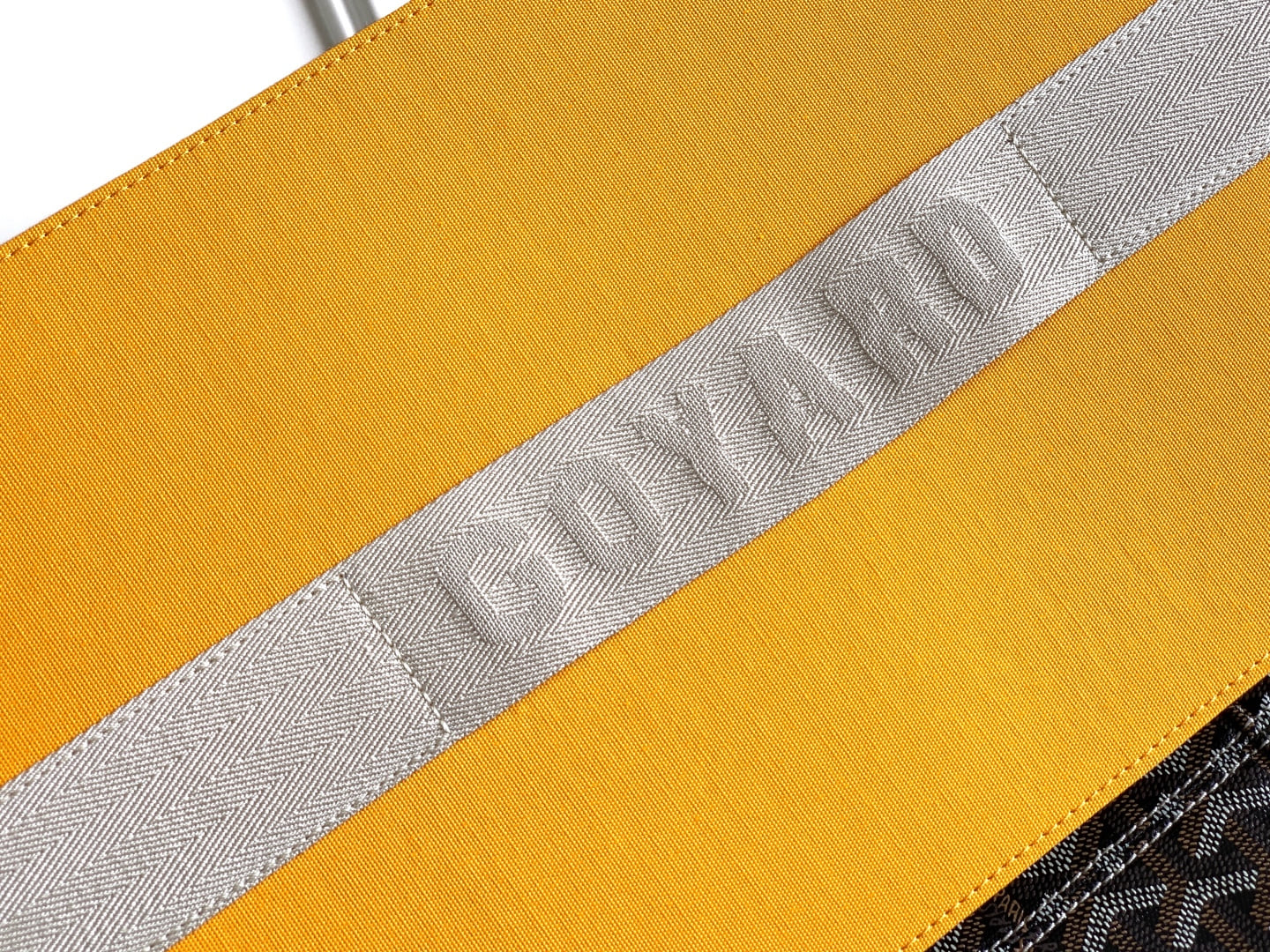 Boston 45 - хаки Goyard GY-89032627.A22