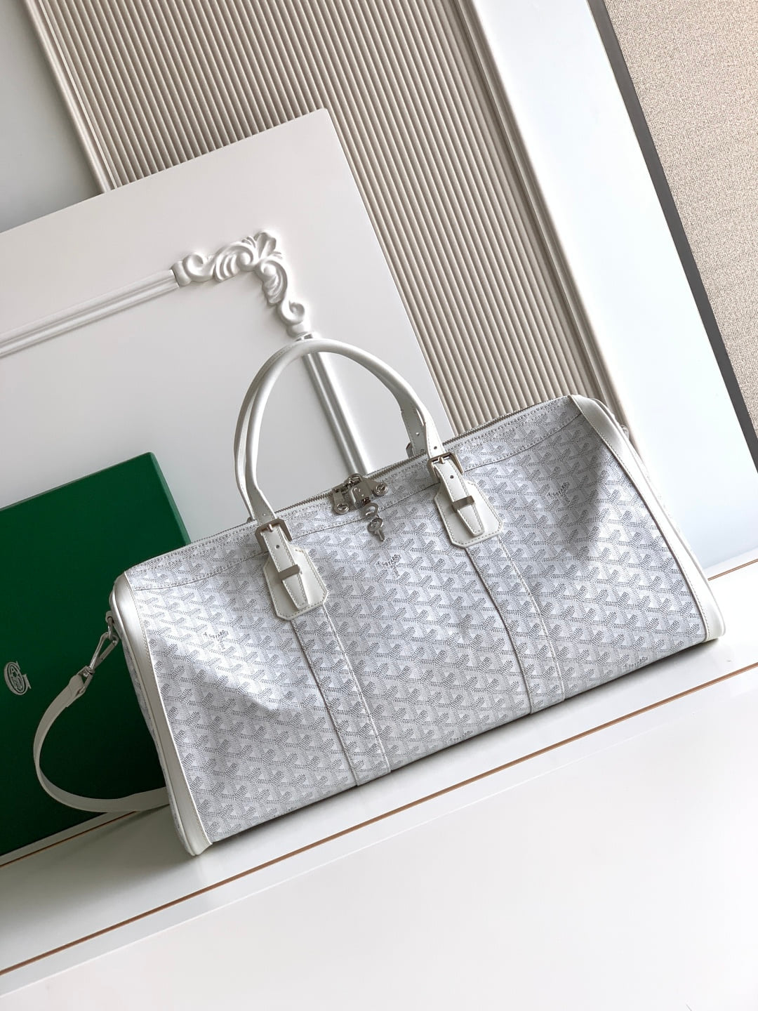 Croisière 50 - белый Goyard 2307.A4
