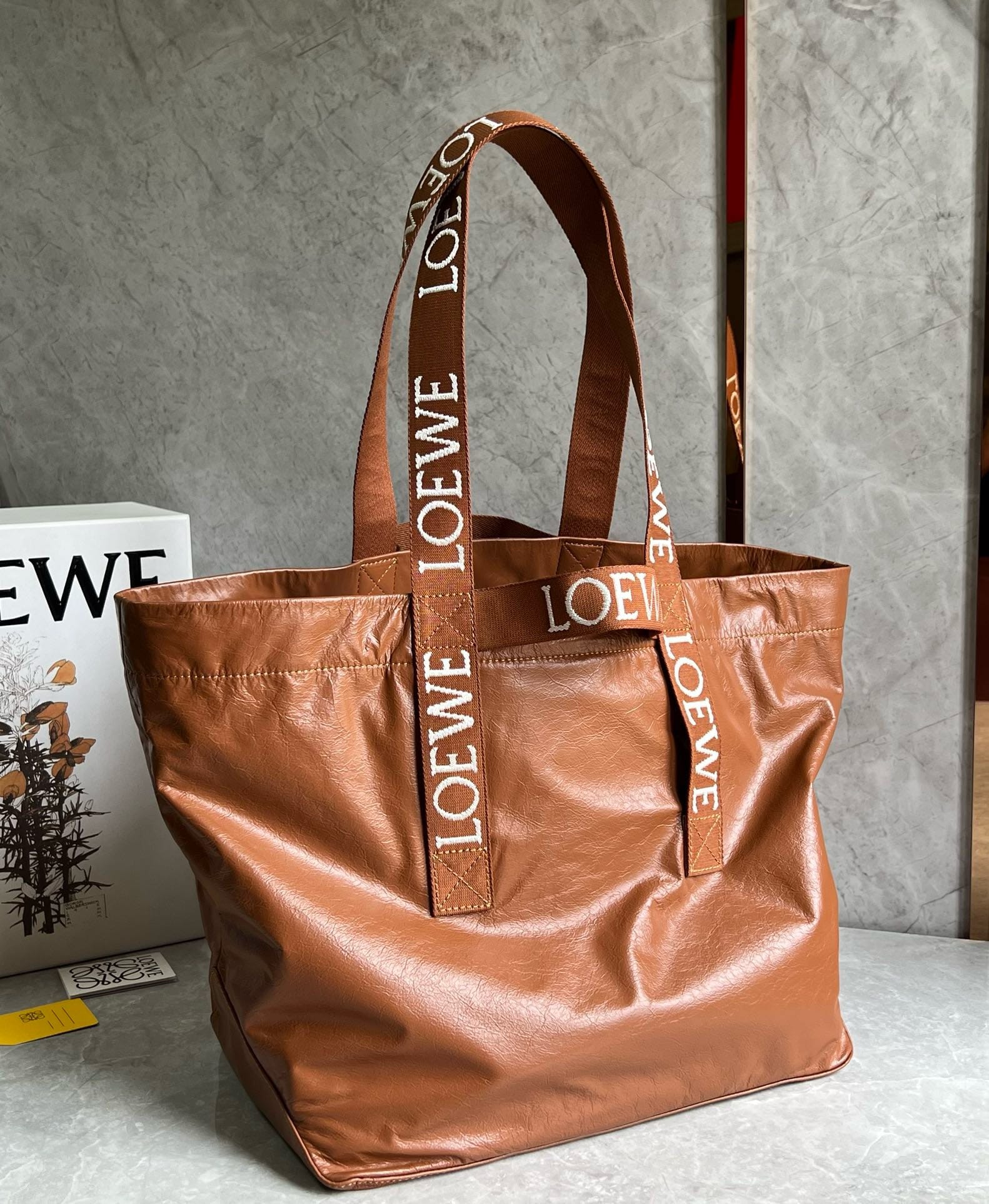 Fold Shopper Loewe 1