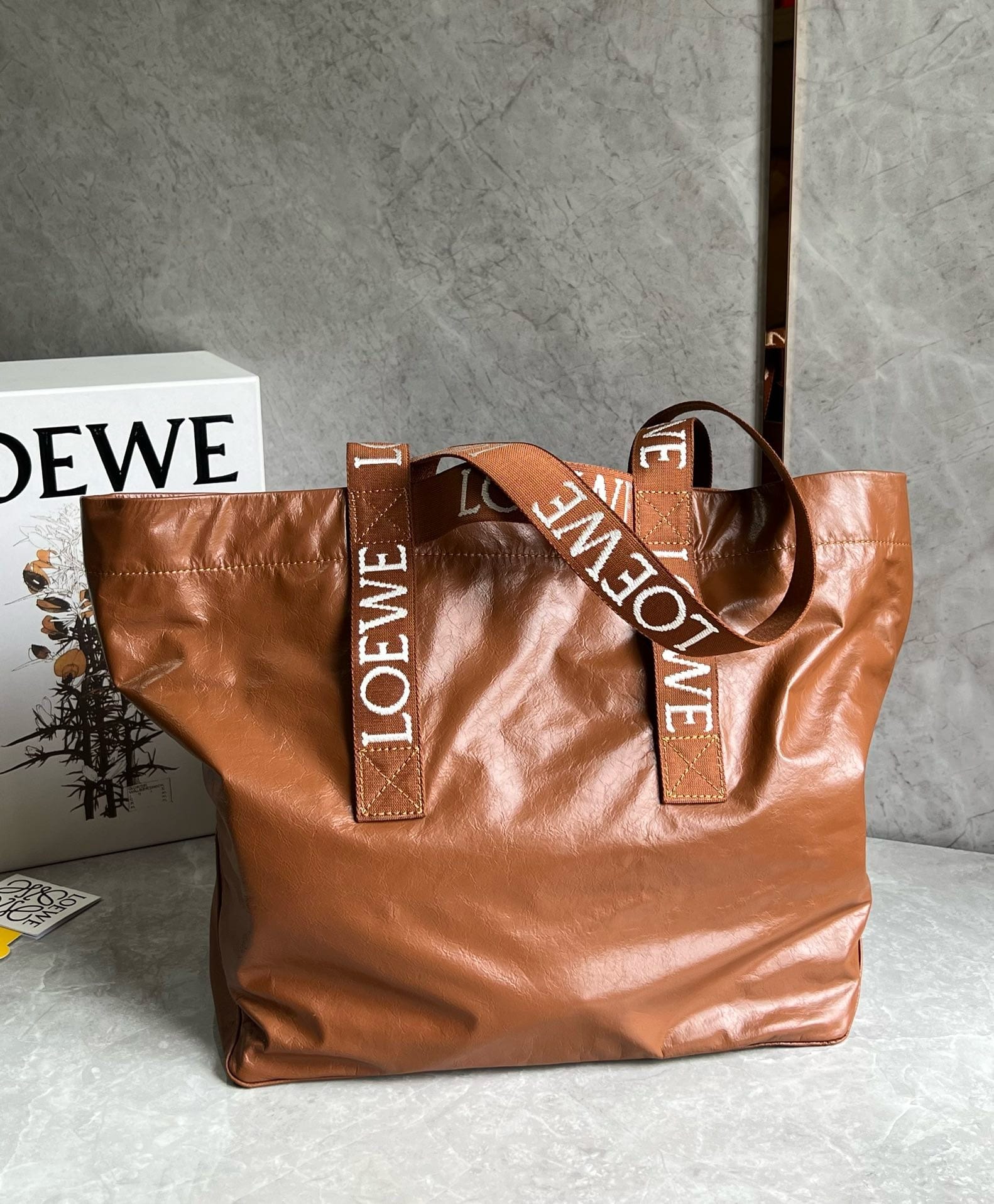Fold Shopper Loewe 1