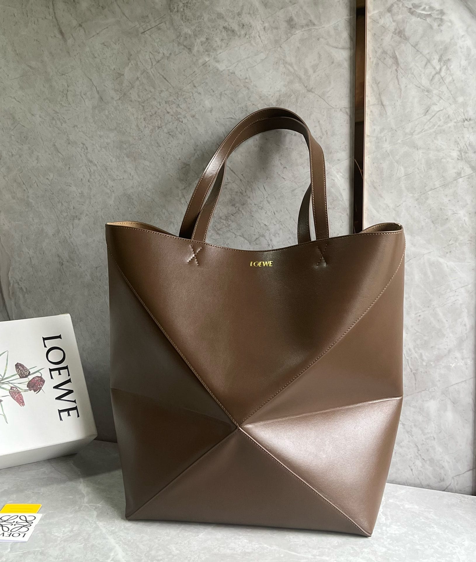 PuzzleFold Tote 42cm Loewe 1