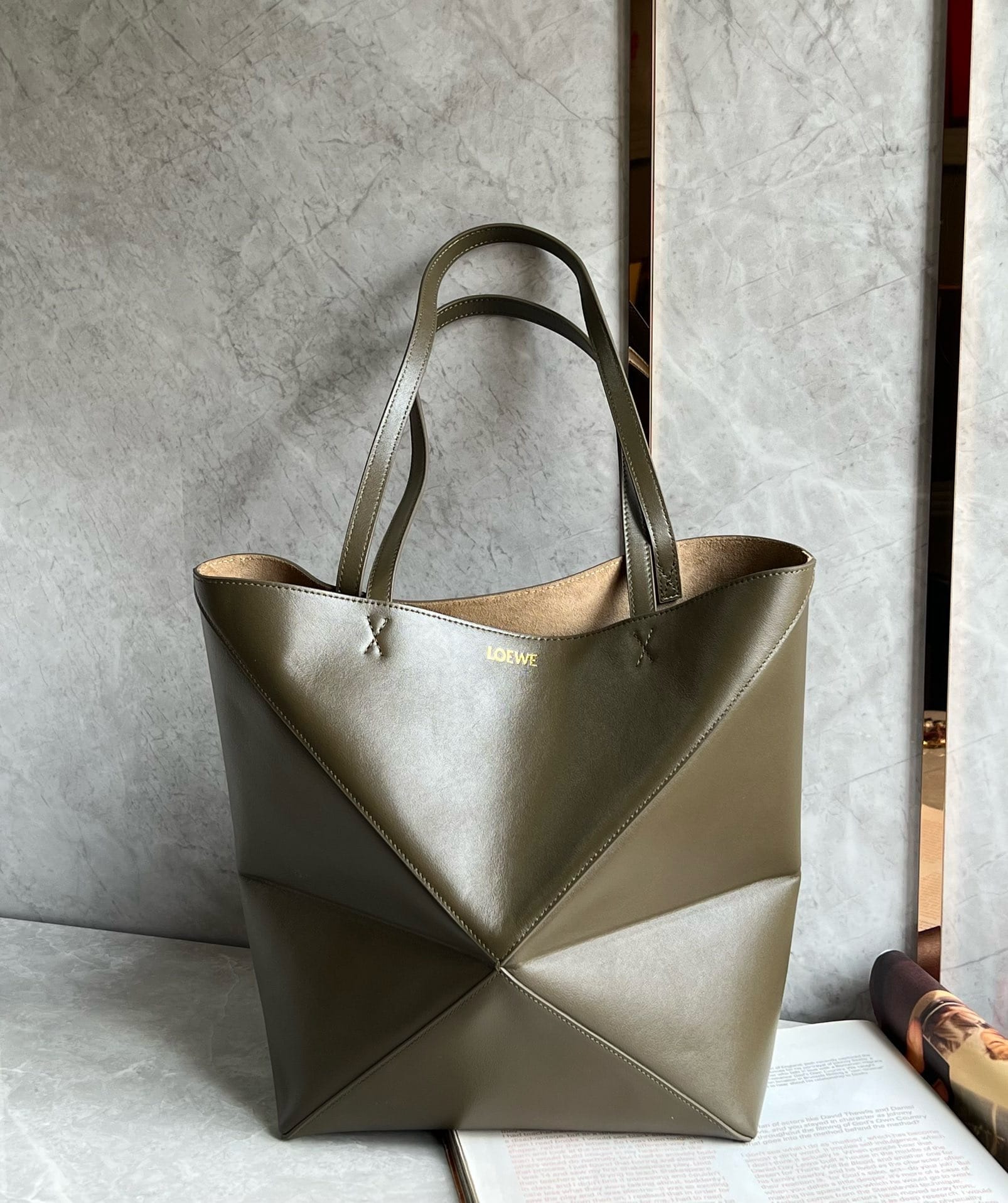 PuzzleFold Tote 42cm Loewe 2