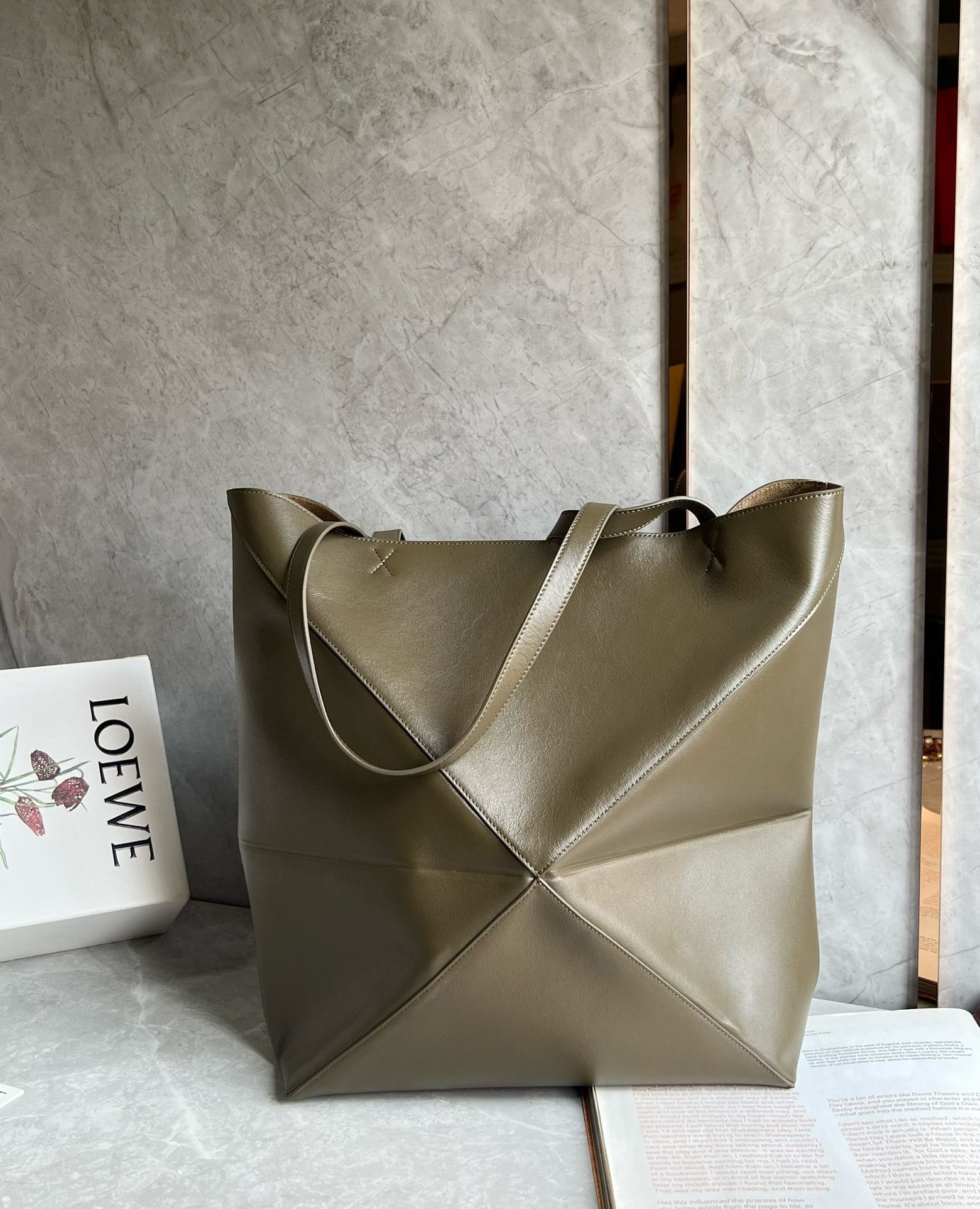PuzzleFold Tote 42cm Loewe 2