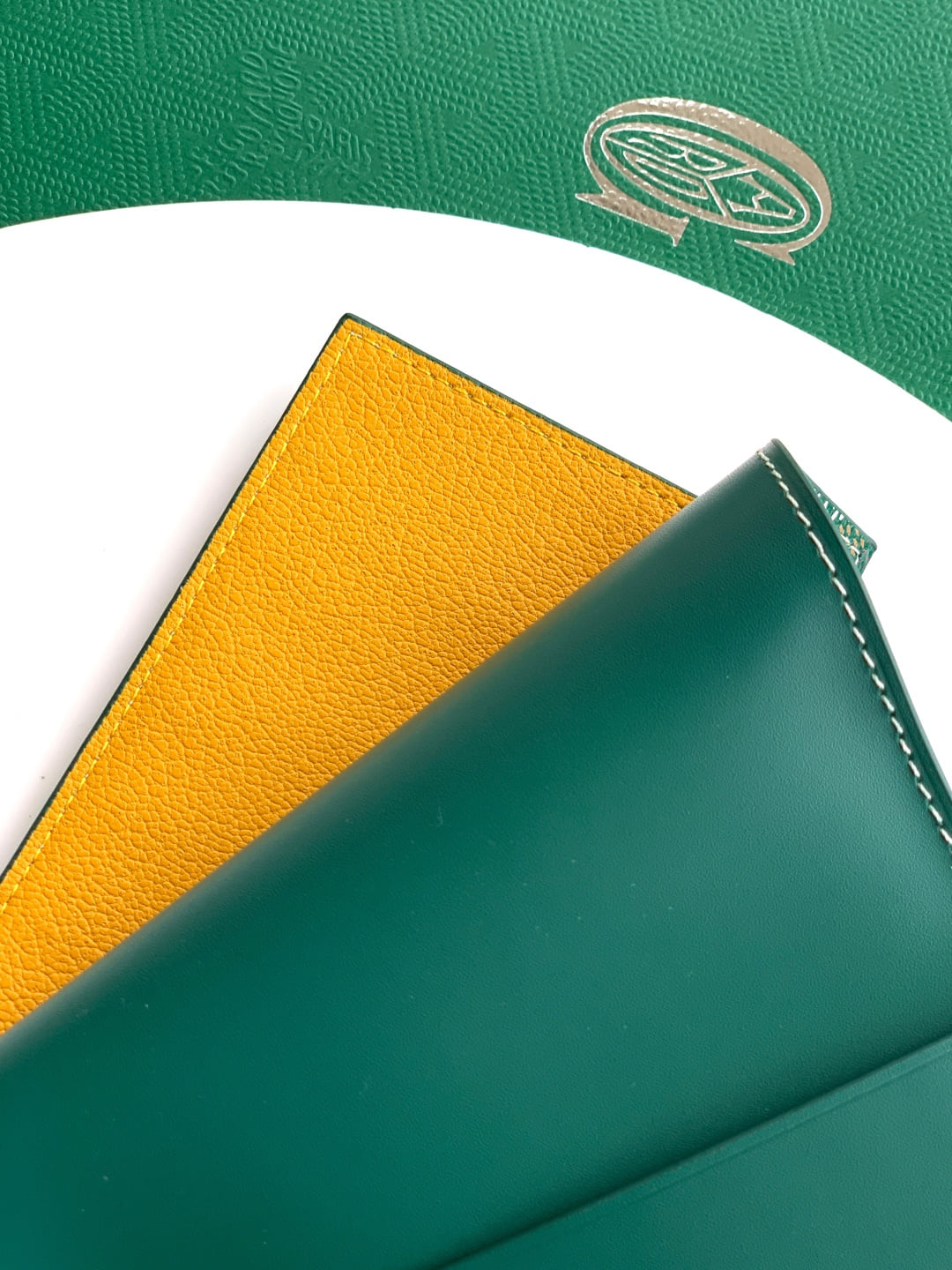 Grenelle Passport Holder - зеленый Goyard 3306.A2