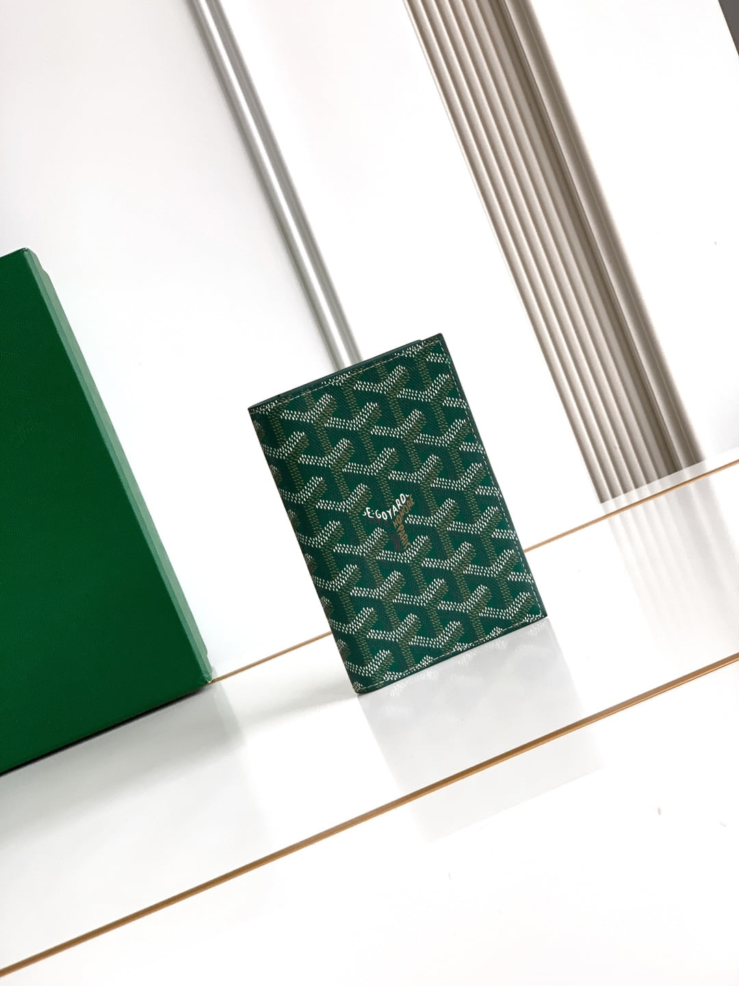 Grenelle Passport Holder - зеленый Goyard 3306.A2