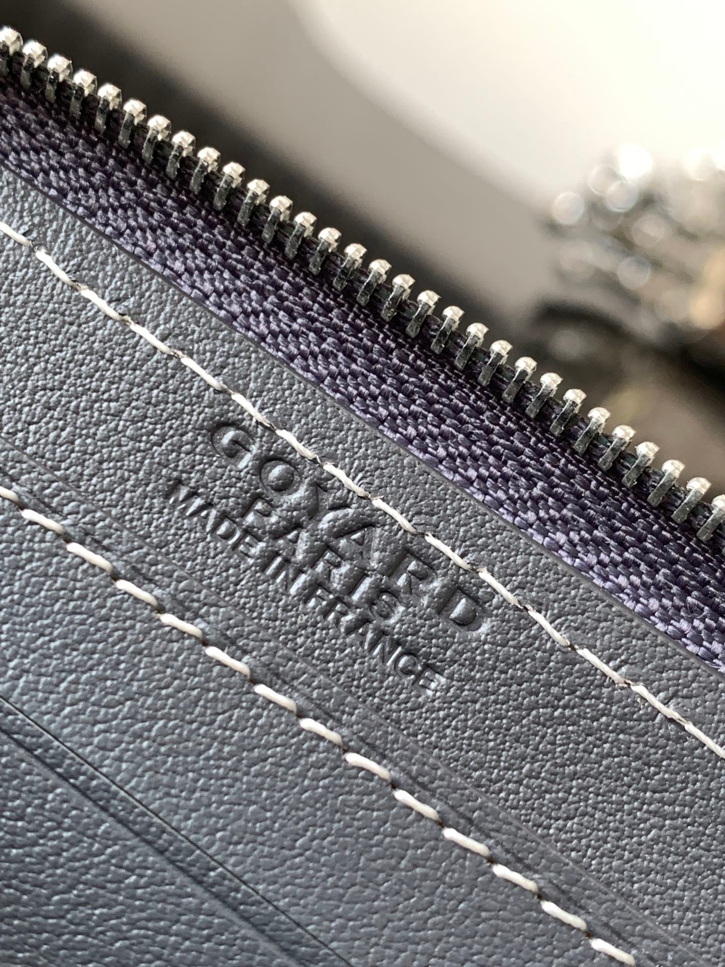 Matignon Mini Wallet - серый Goyard 3305.A10