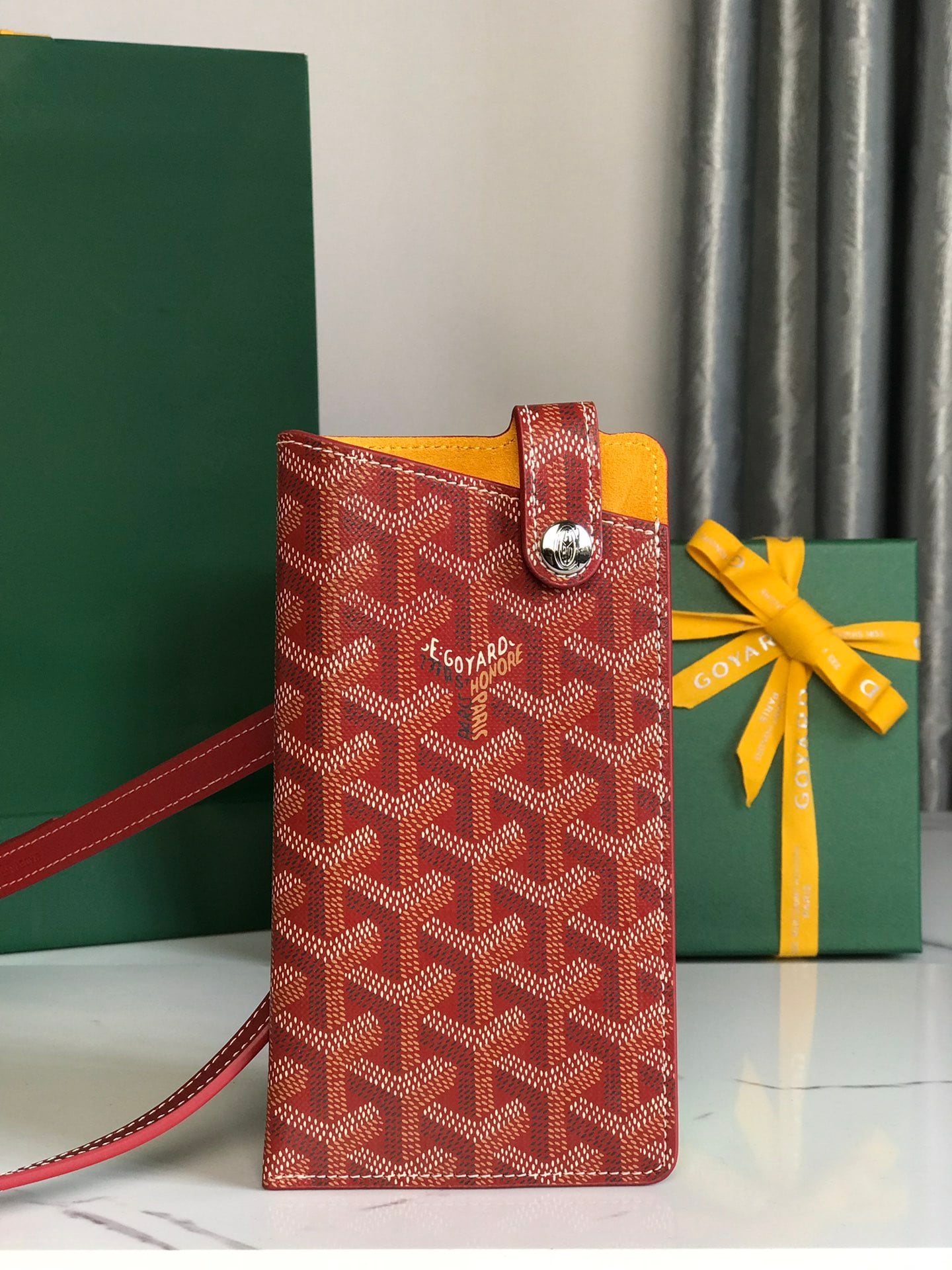 Montmartre Case Goyard 020122.A3
