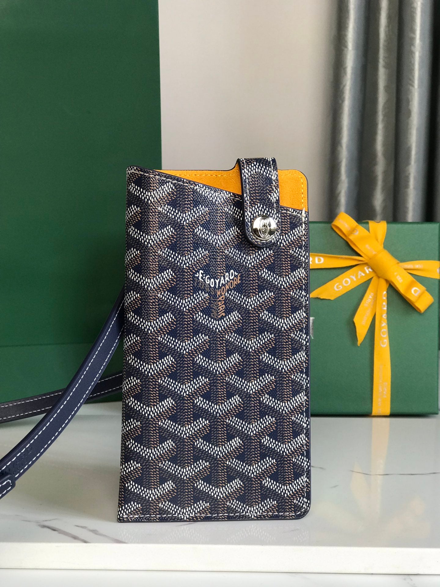 Montmartre Case Goyard 020122.A5