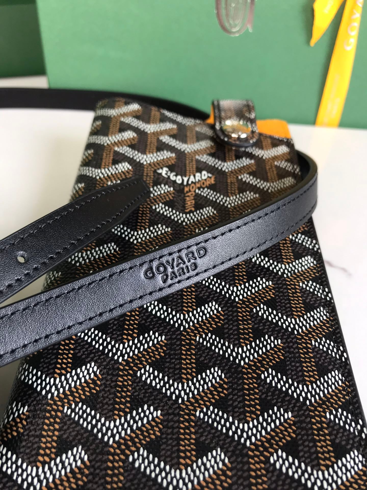 Montmartre Case Goyard 020122.A8