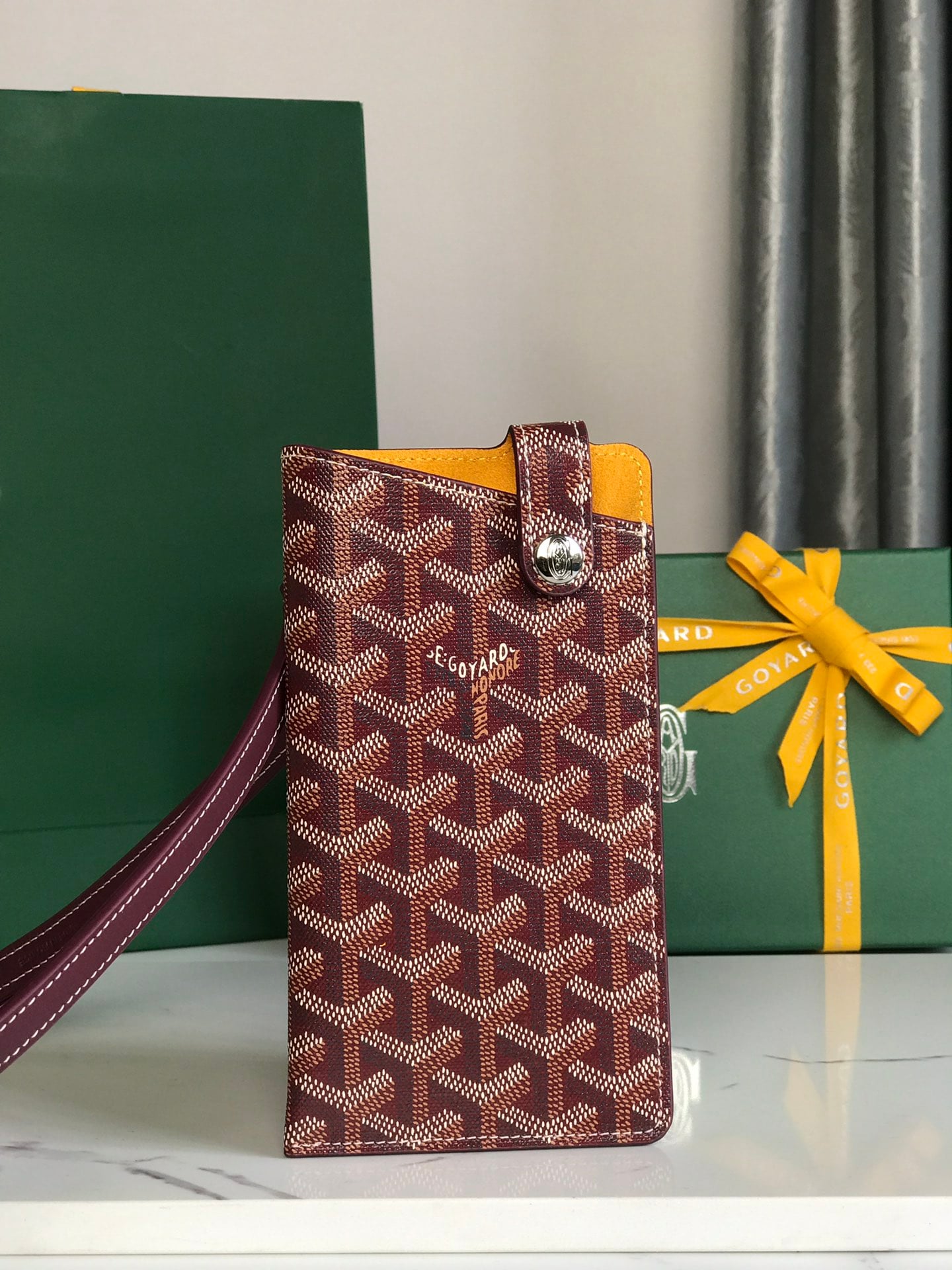 Montmartre Case Goyard 020122.A11