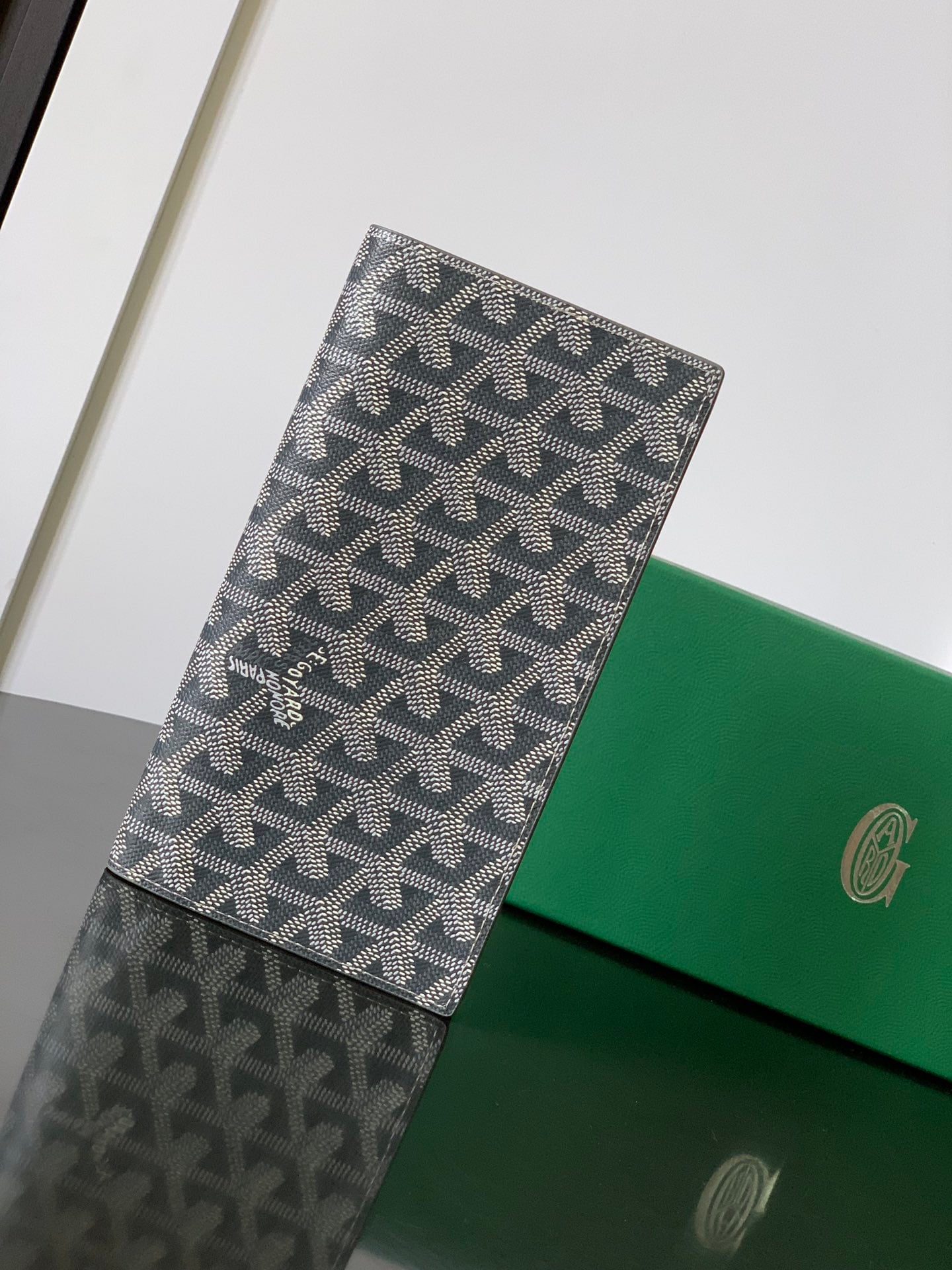 Richelieu Wallet - серый Goyard 3310.A10