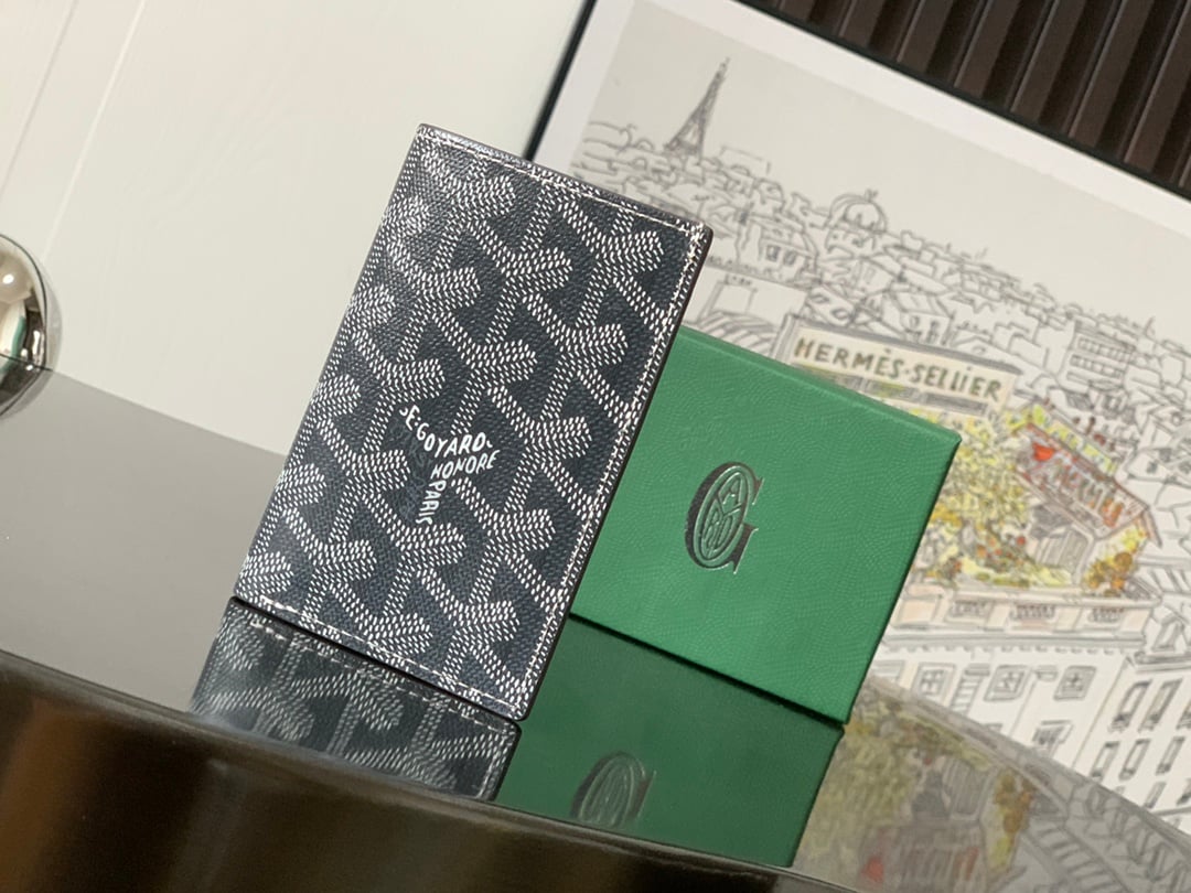 Saint-Pierre Card Holder - серый Goyard 3302.A12