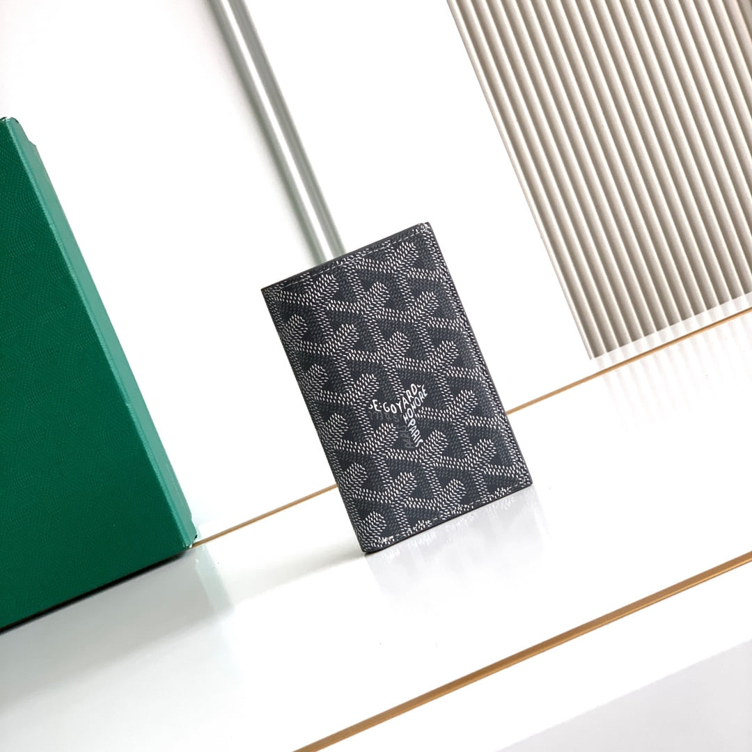 Saint-Pierre Card Holder - серый Goyard 3302.A13