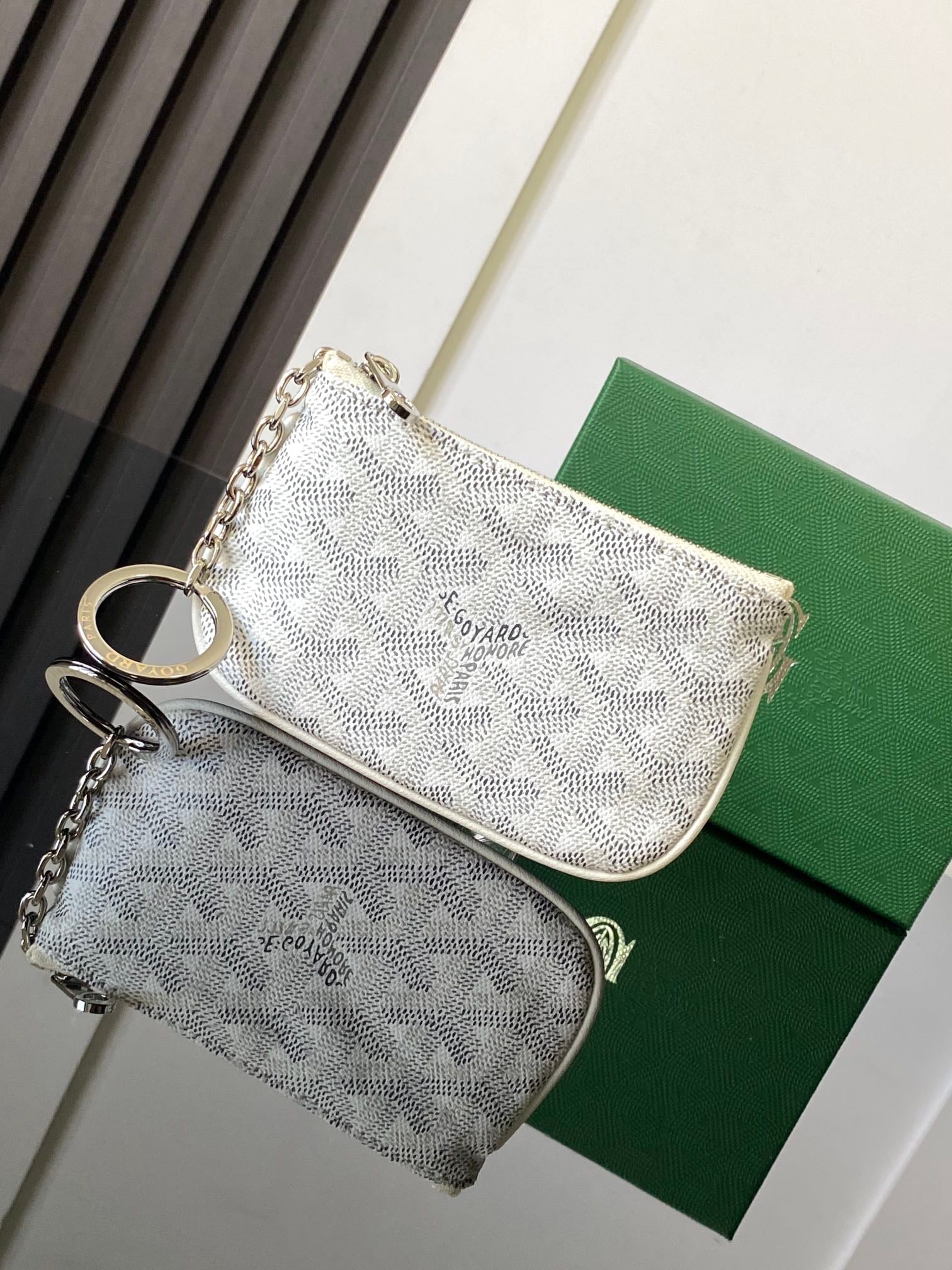 Sénat Nano - белый Goyard 3317.A5