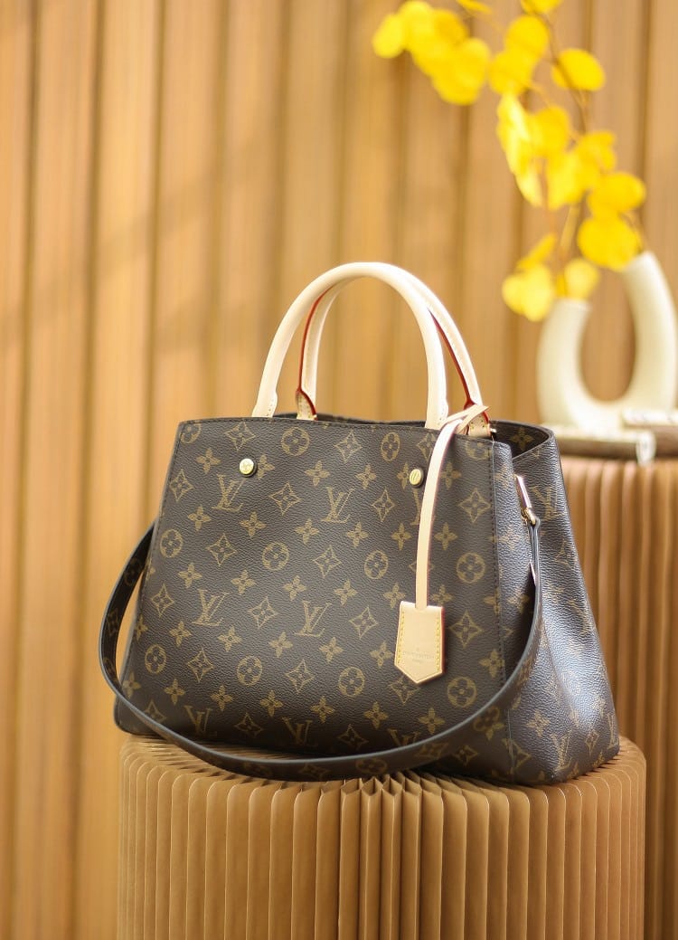 Montaign Louis Vuitton M41056
