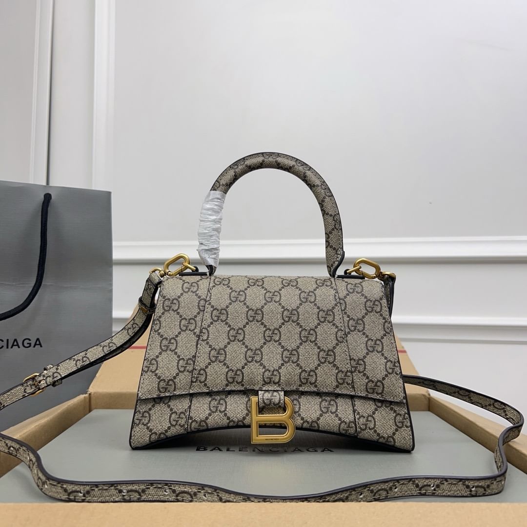 Hourglass 23cm Balenciaga 593546.39