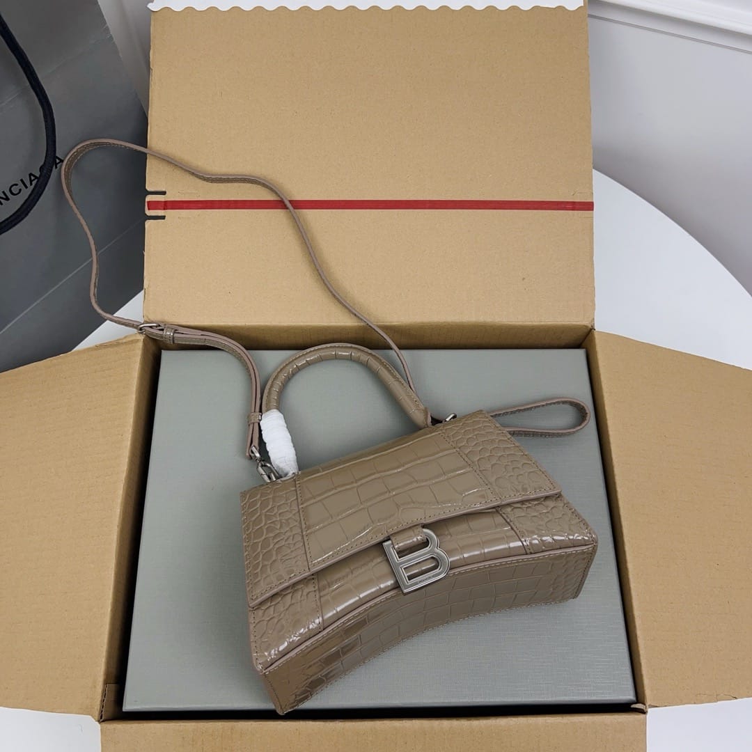 Hourglass 23cm Balenciaga 593546.16