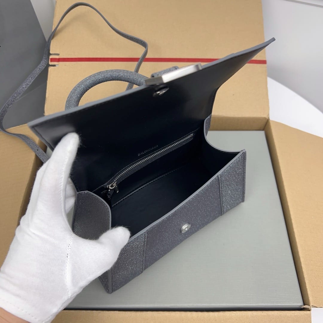 Hourglass 23cm Balenciaga 593546.26