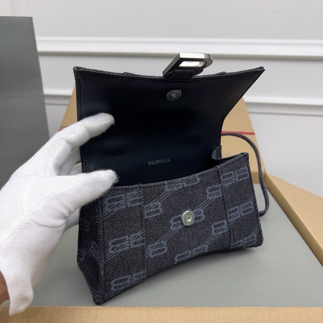 Hourglass 19cm Balenciaga 4