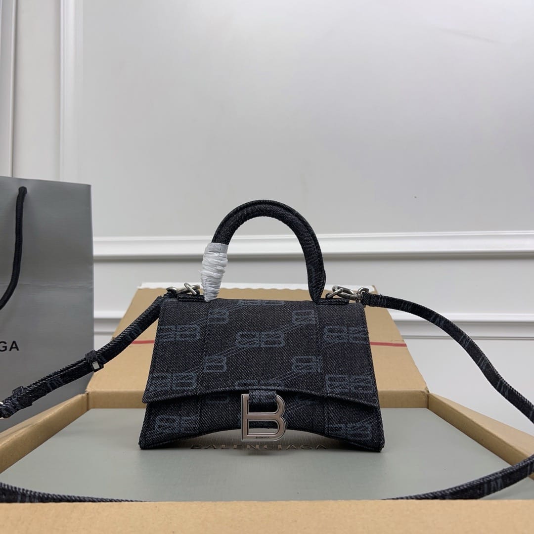 Hourglass 19cm Balenciaga 4