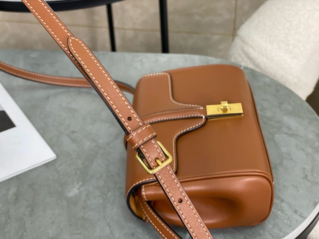 Soft 16 Mini Celine 10L535.1