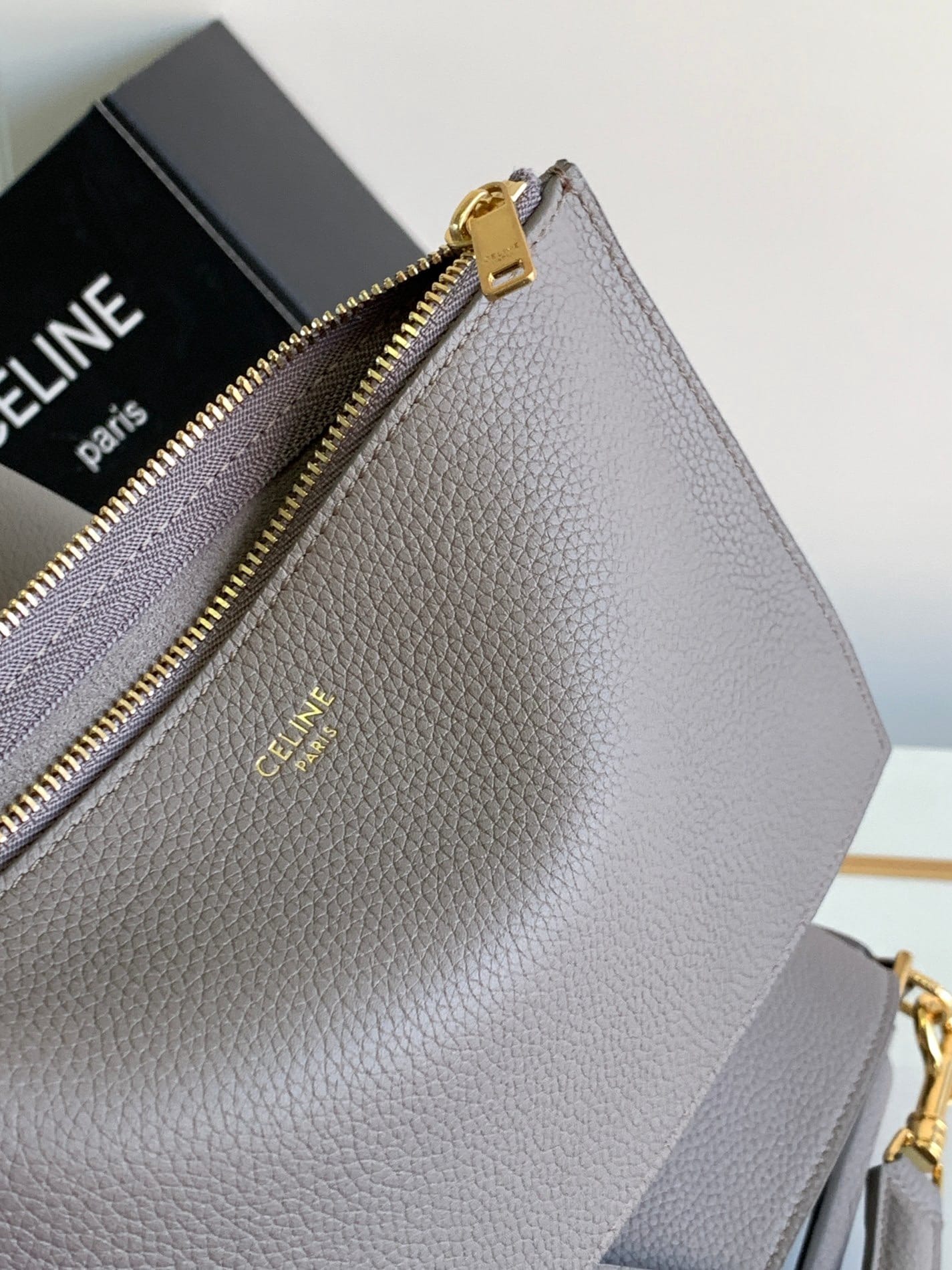 Bucket 16 Celine 195573.6