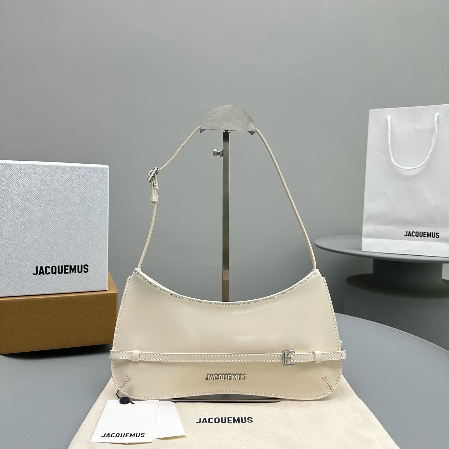 Le chiquito Jacquemus E68868.2