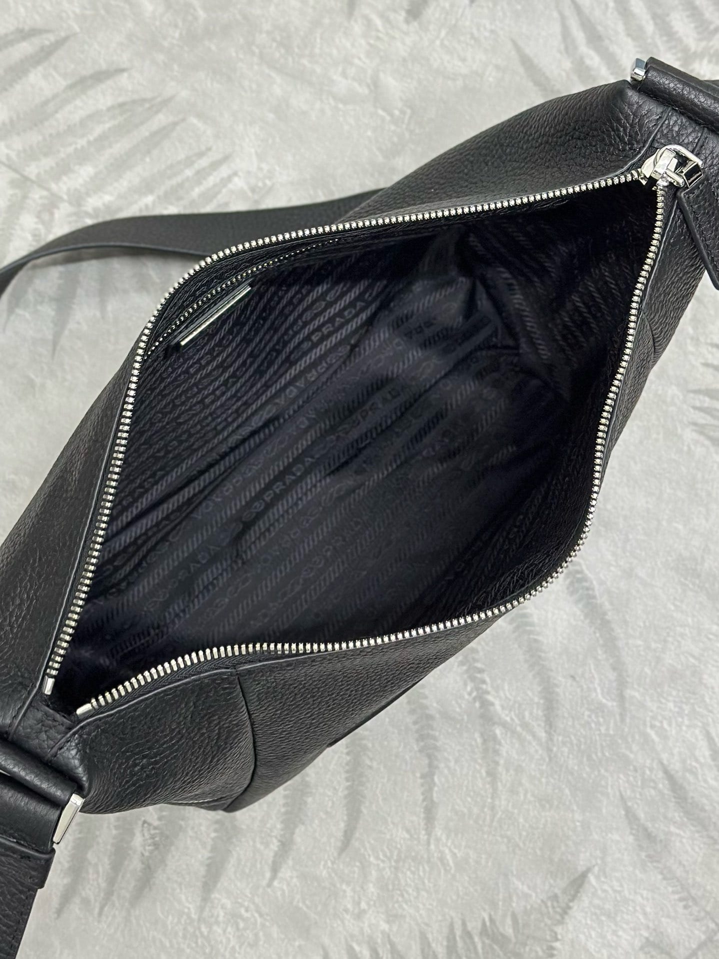 Messenger & Shoulder Prada 2VH165