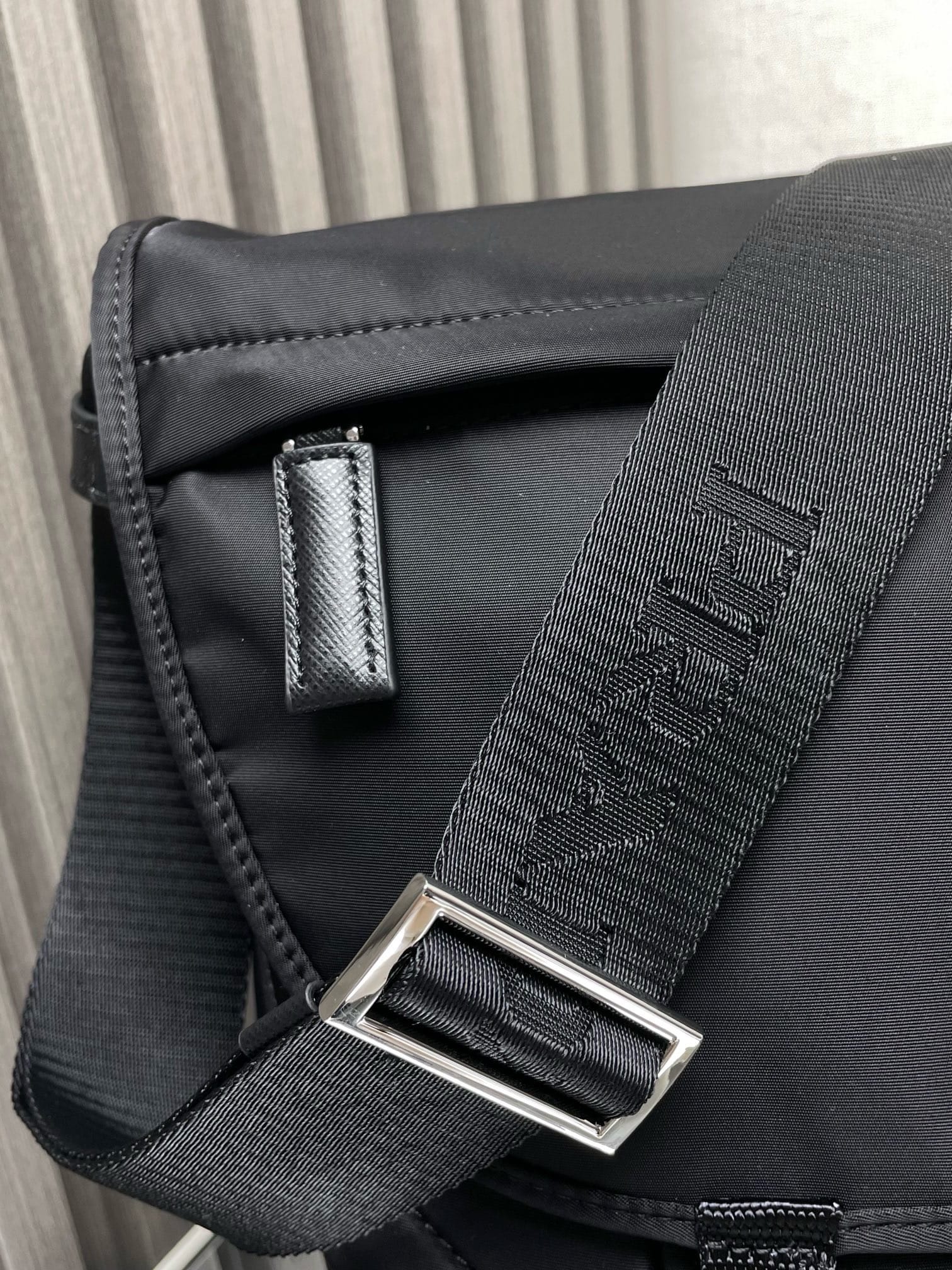 Re-nylon Messenger Prada 2VD052