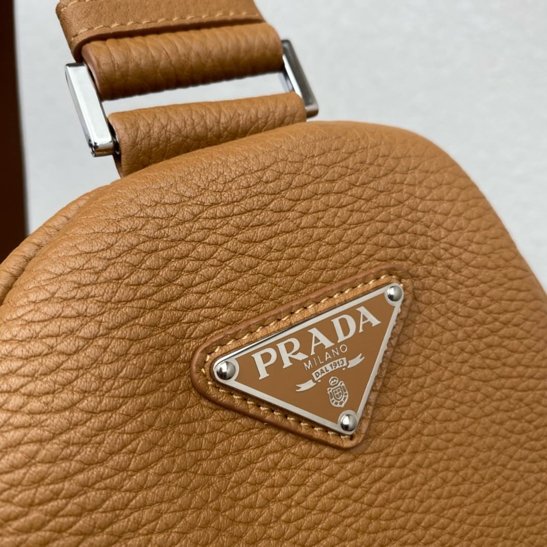 Leather Triangle Shoulder Prada 2VY007.2