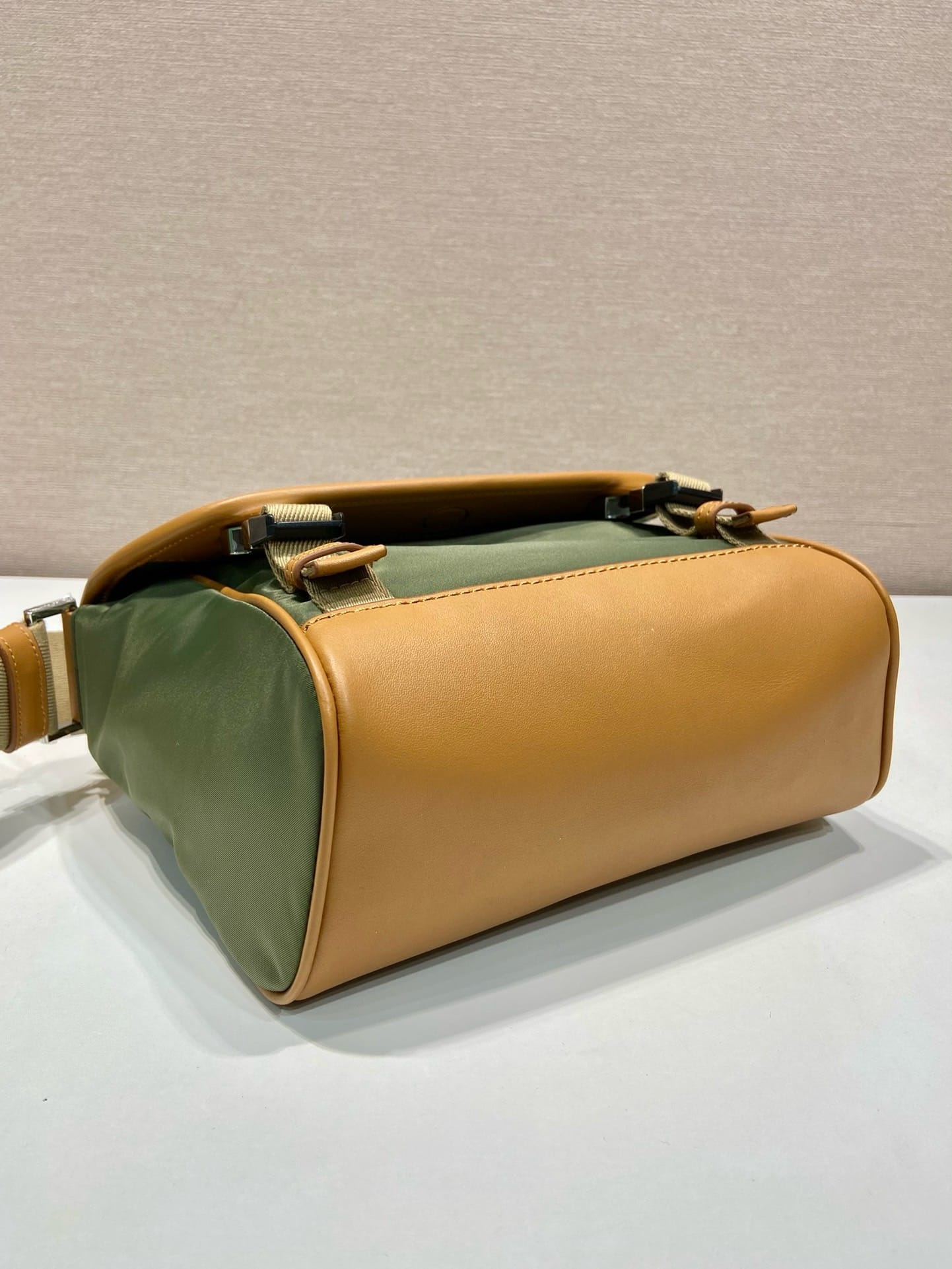 Re-nylon Messenger Prada 2VD066.2